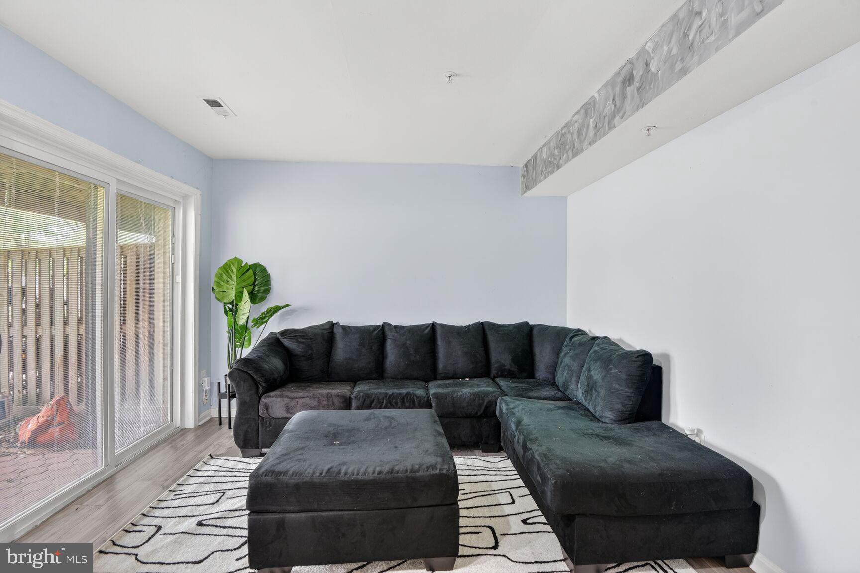 KINGS GRANT - Residential