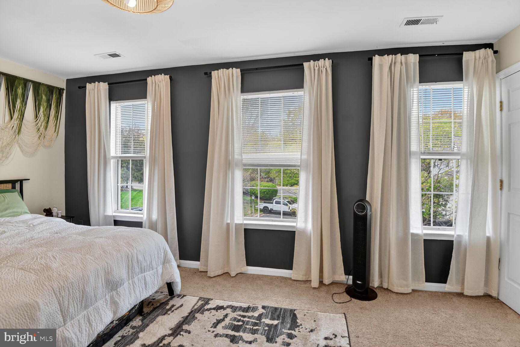 KINGS GRANT - Residential