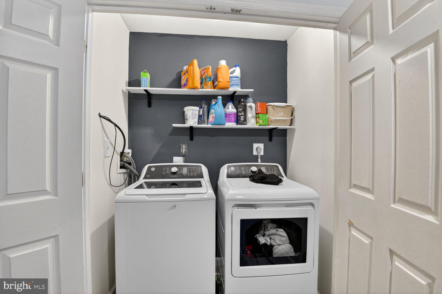 KINGS GRANT - Residential