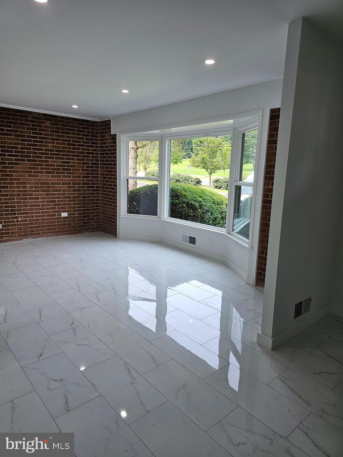 LAYHILL SOUTH - Residential