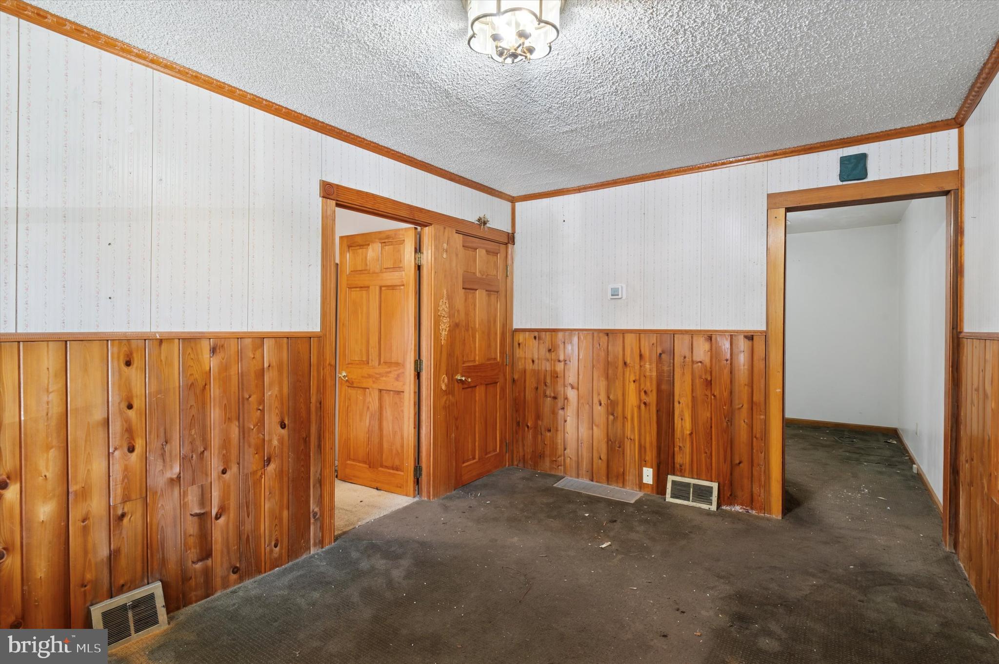 TWIN OAKS - Residential