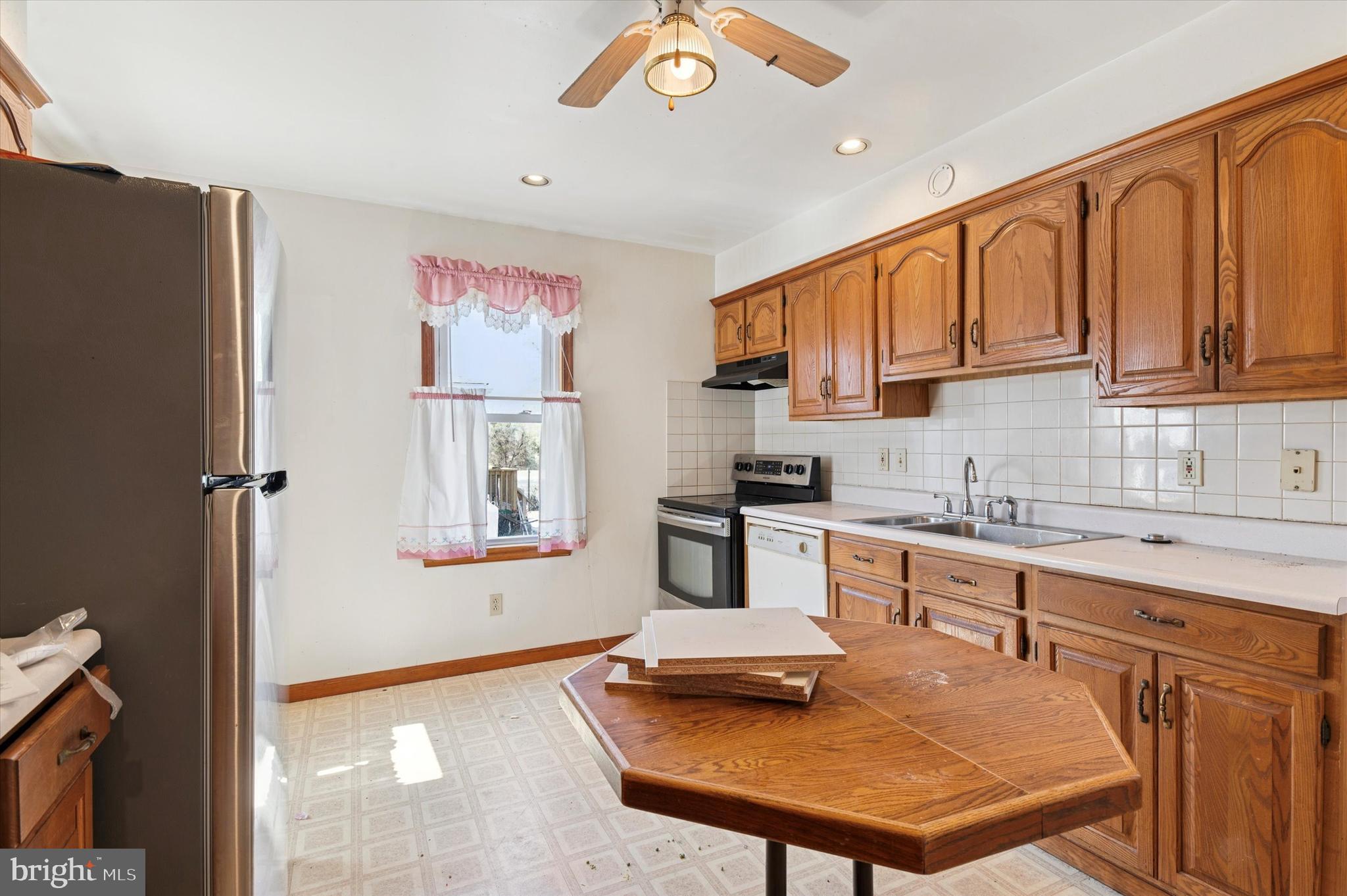 TWIN OAKS - Residential