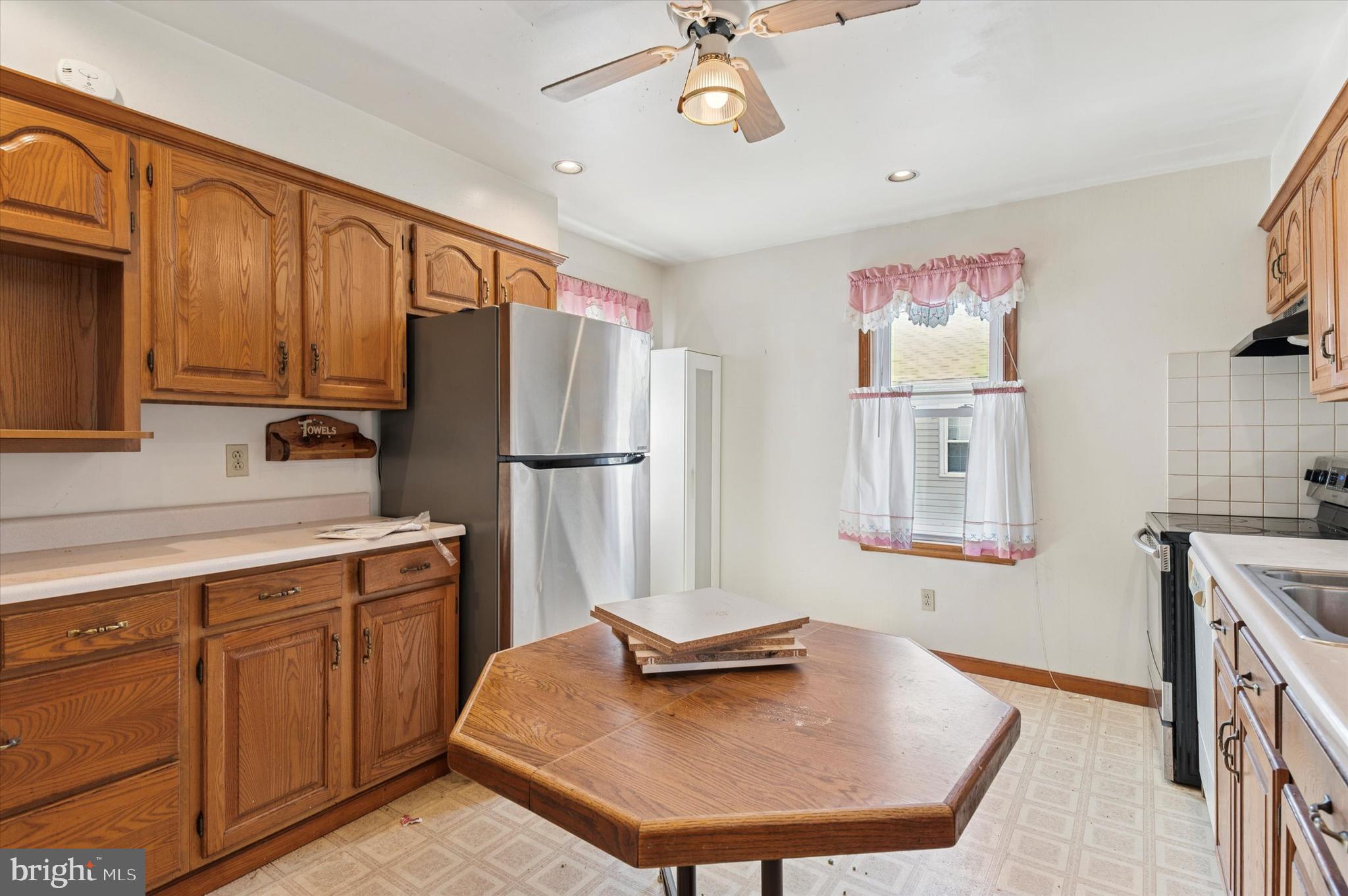 TWIN OAKS - Residential