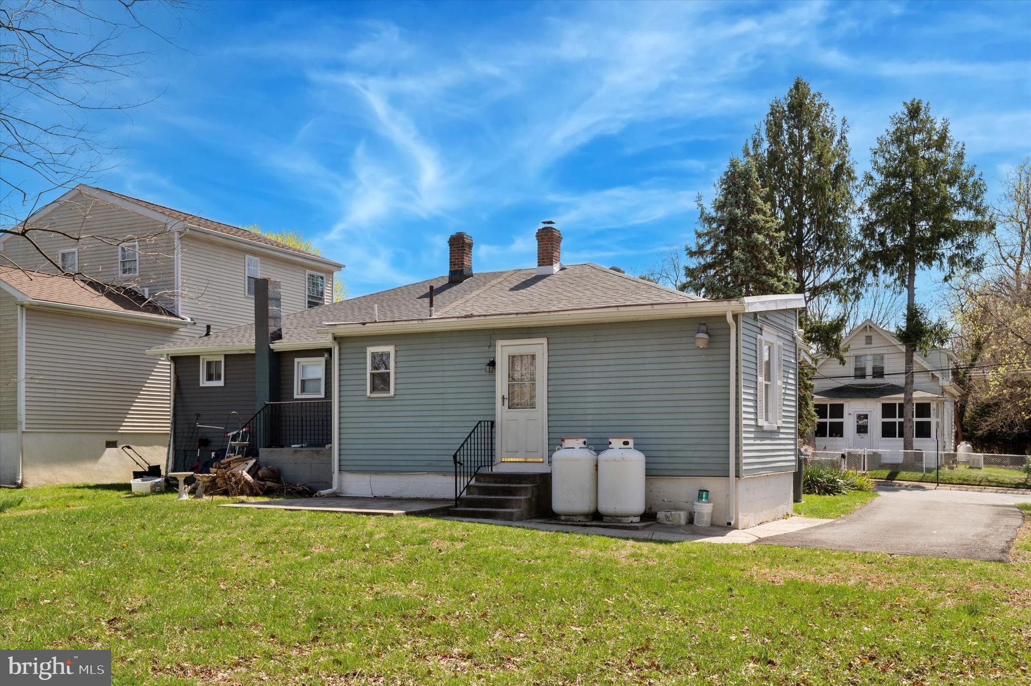 TWIN OAKS - Residential