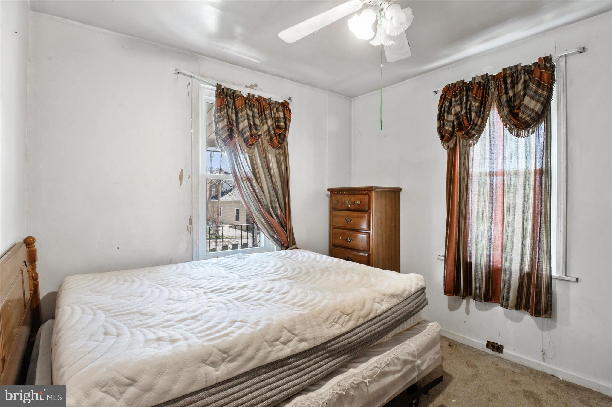 TWIN OAKS - Residential