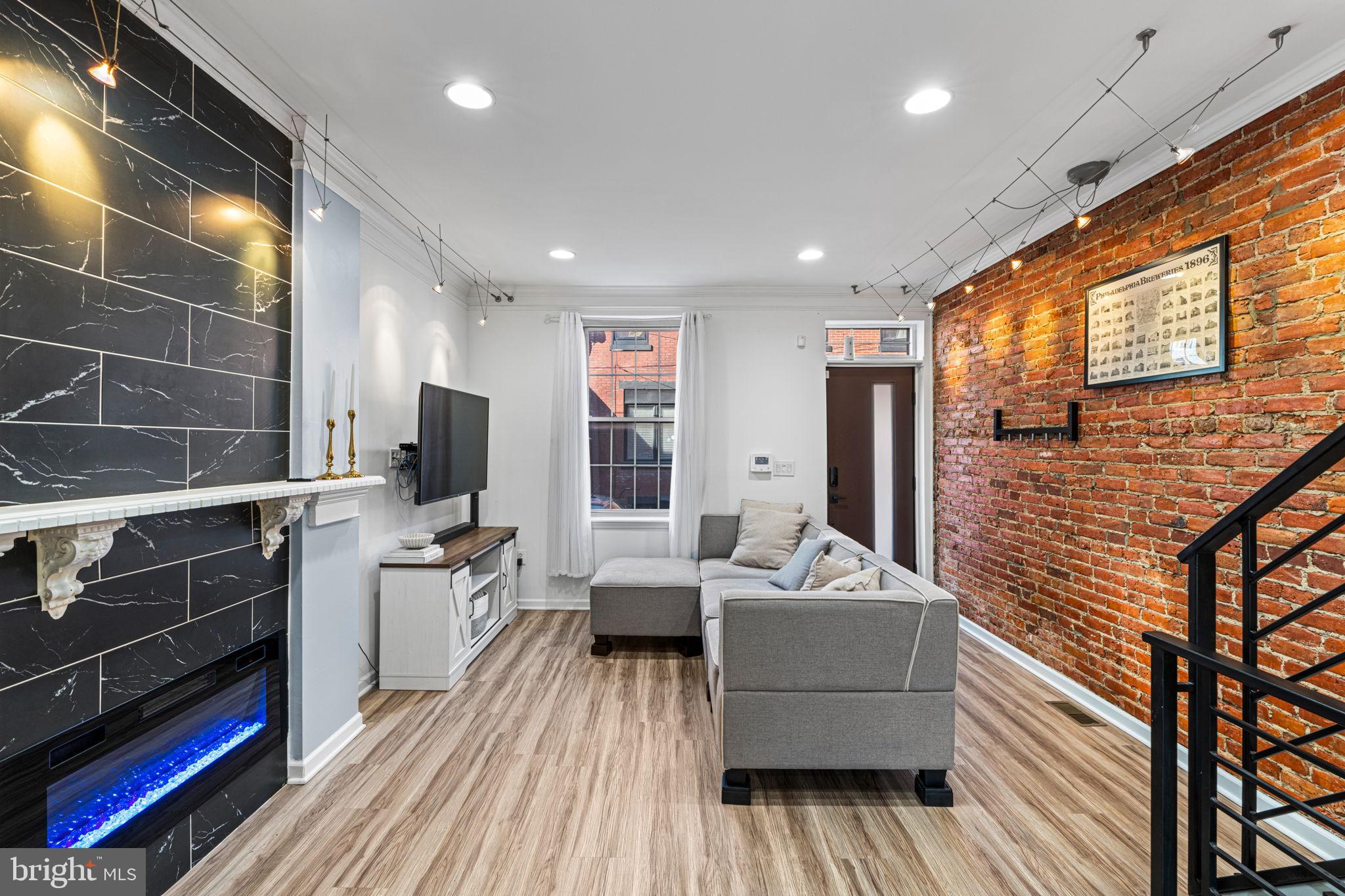 FAIRMOUNT - Residential