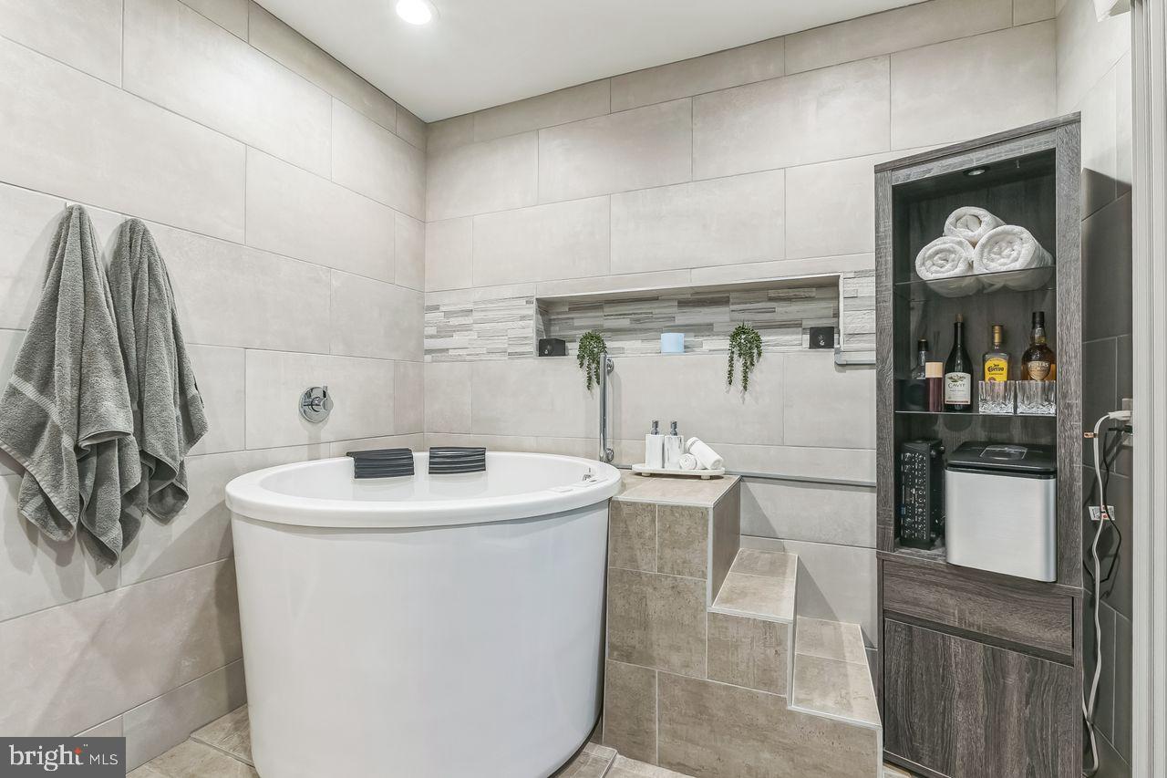 FAIRMOUNT - Residential