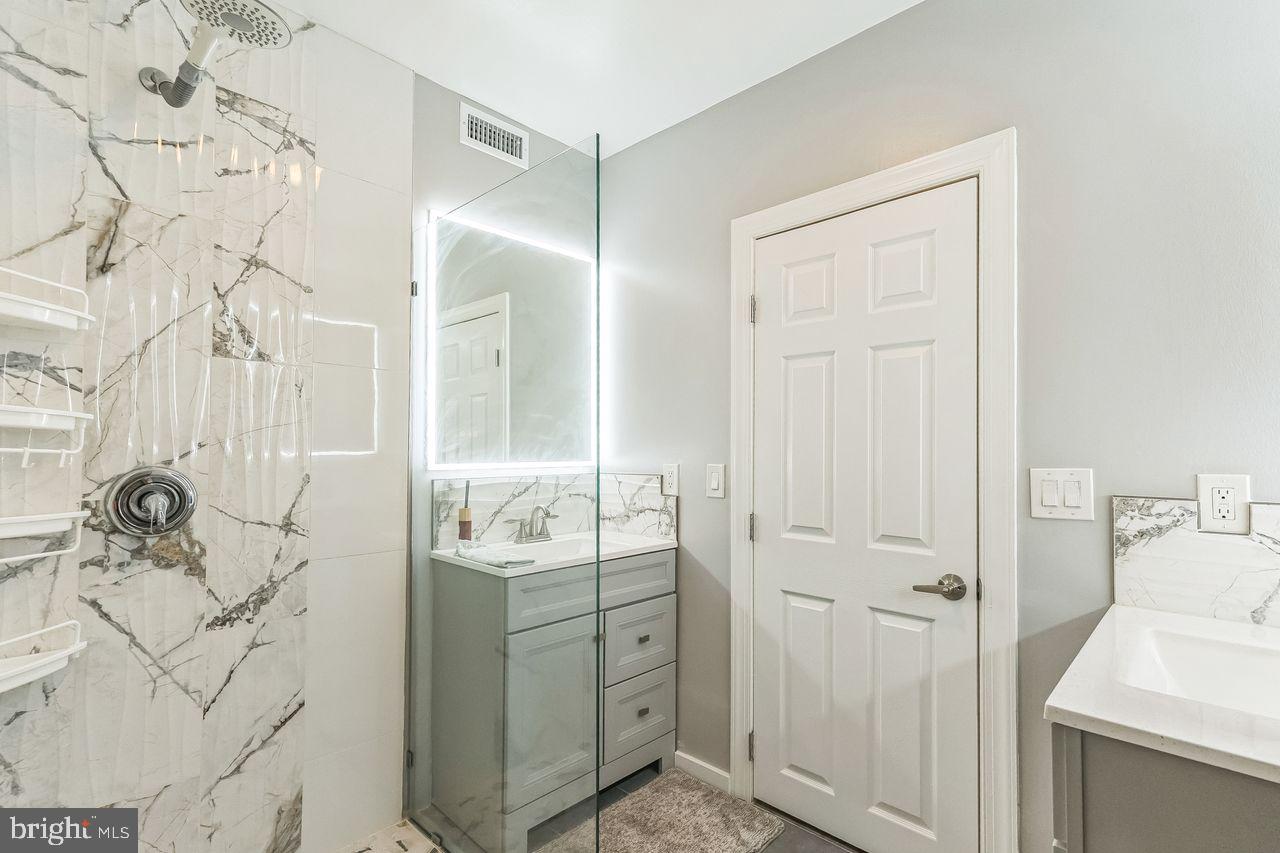 FAIRMOUNT - Residential