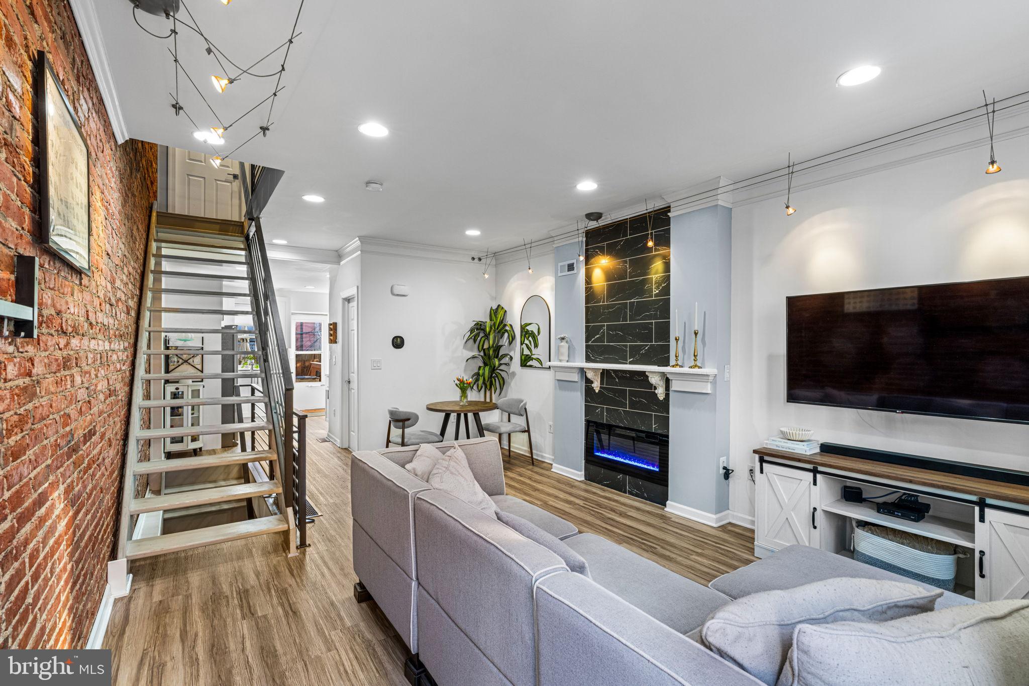 FAIRMOUNT - Residential