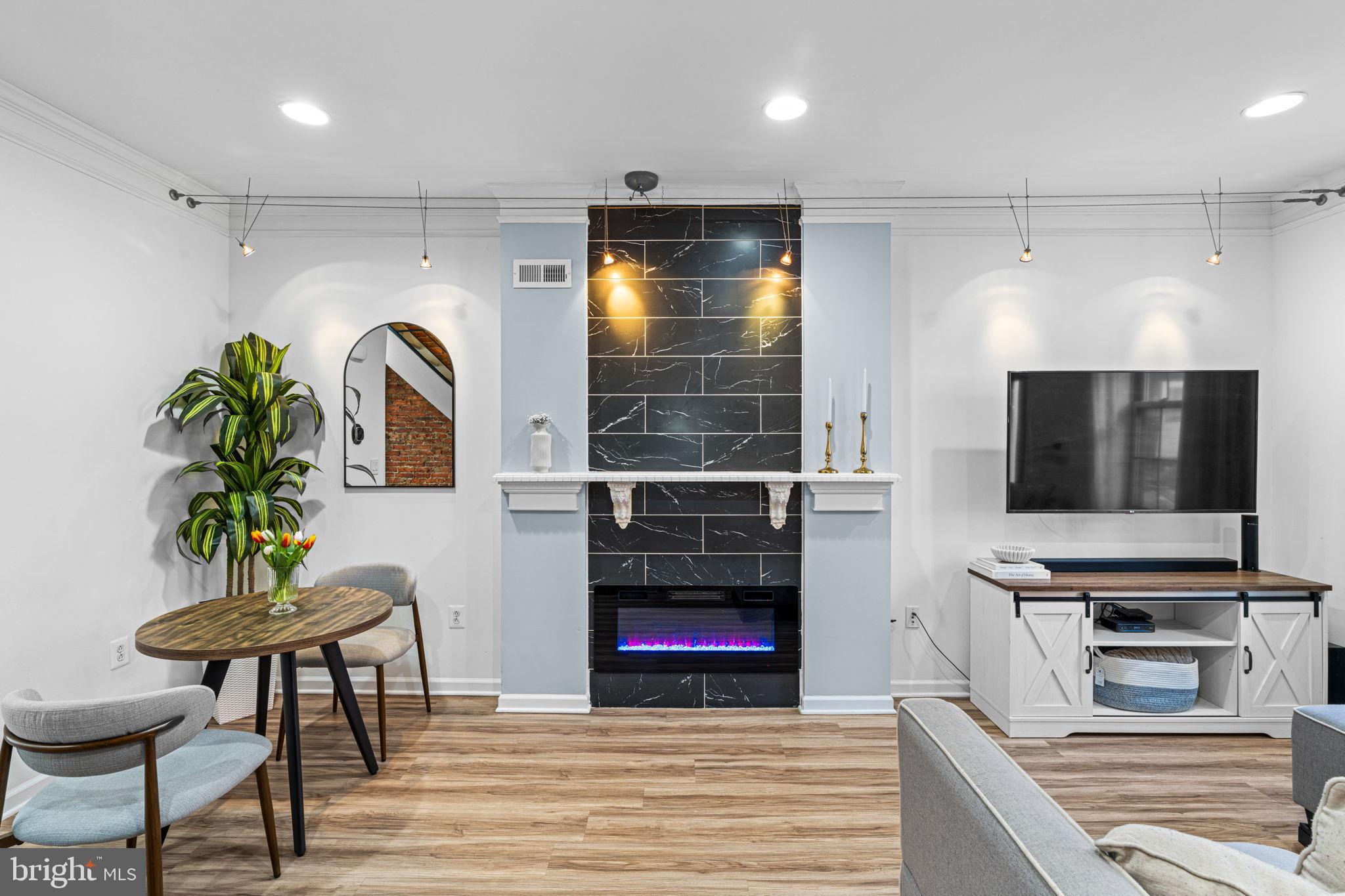 FAIRMOUNT - Residential