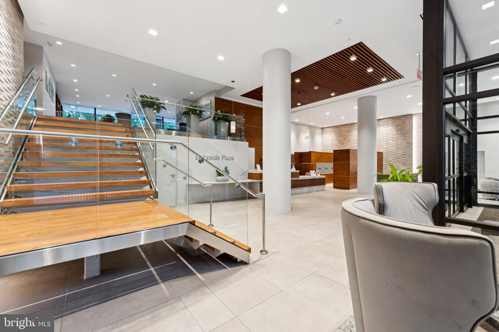 3800 POWELL LANE 519