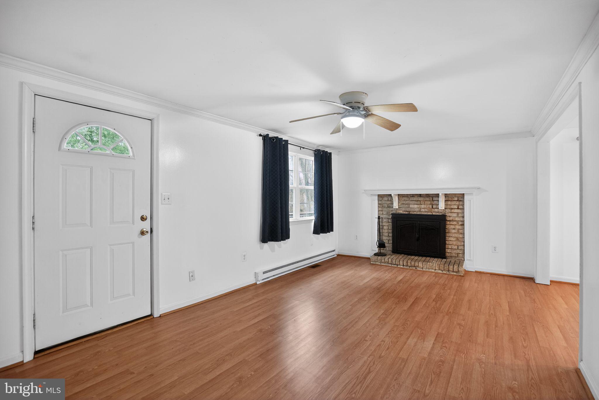 HOLLYWOOD SHORES - Residential