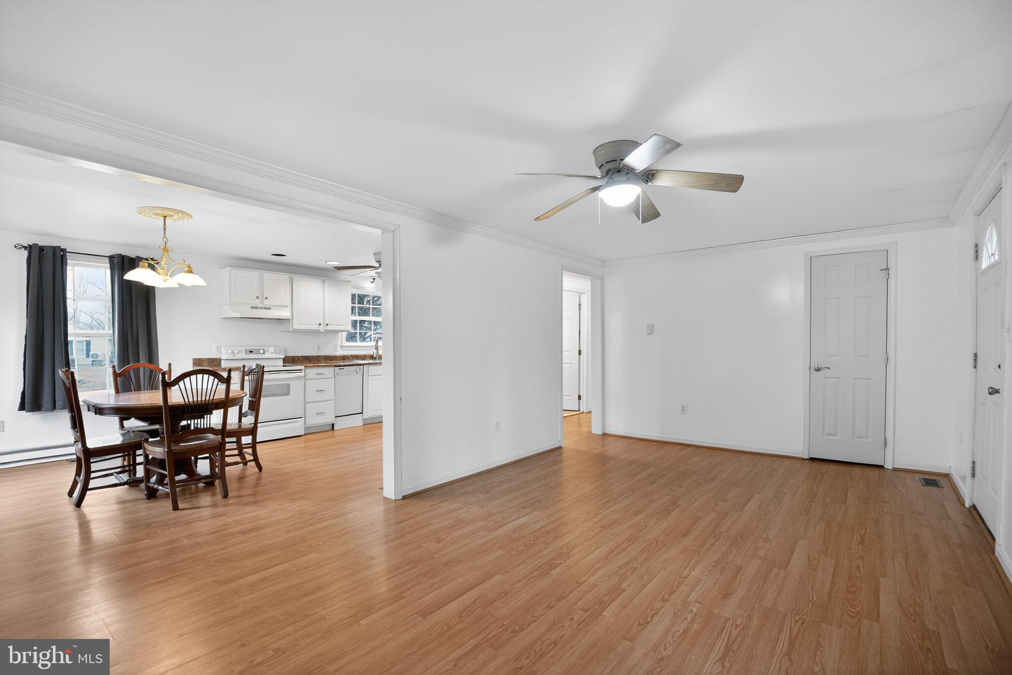 HOLLYWOOD SHORES - Residential