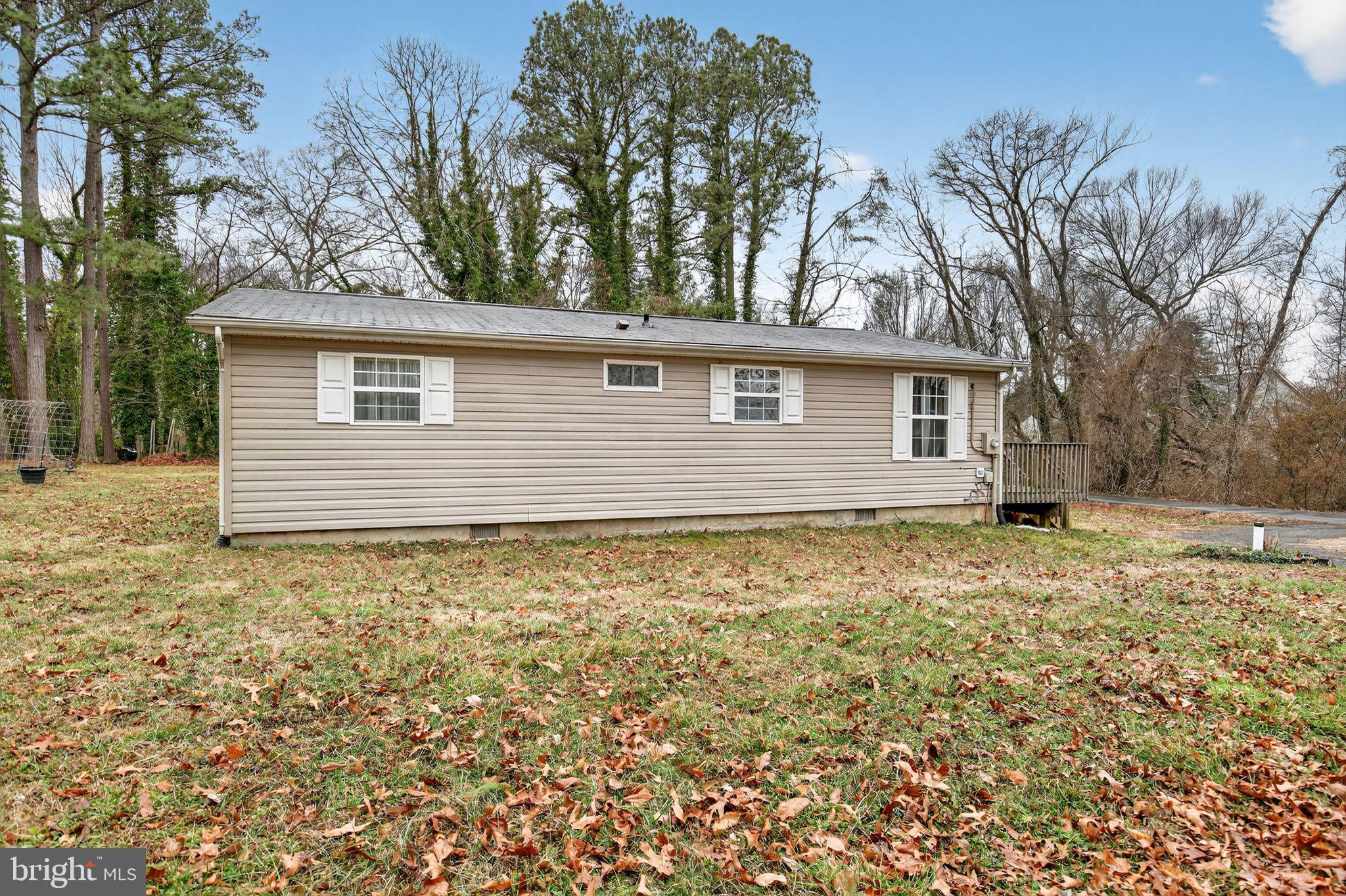 HOLLYWOOD SHORES - Residential