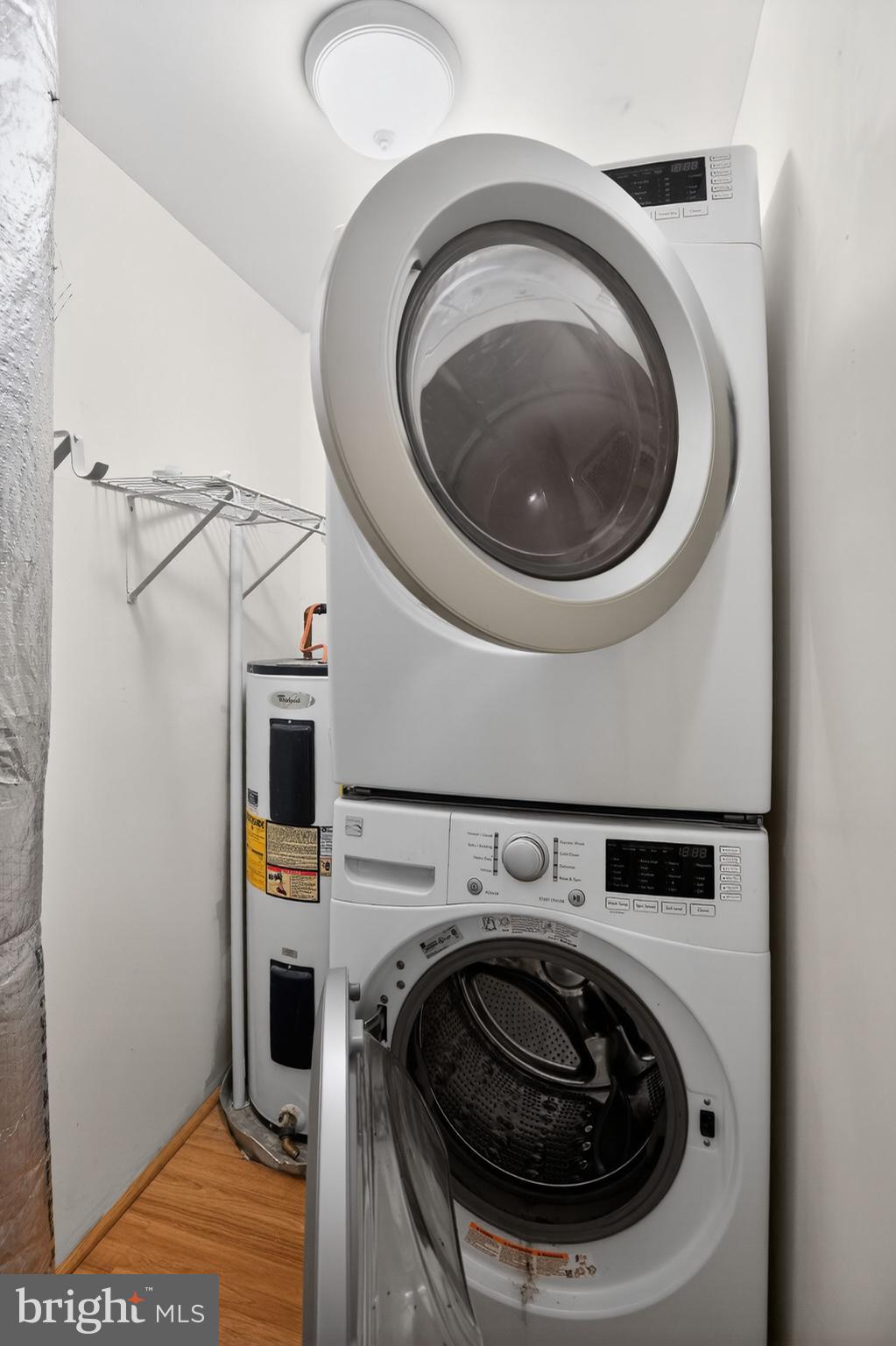 HOLLYWOOD SHORES - Residential