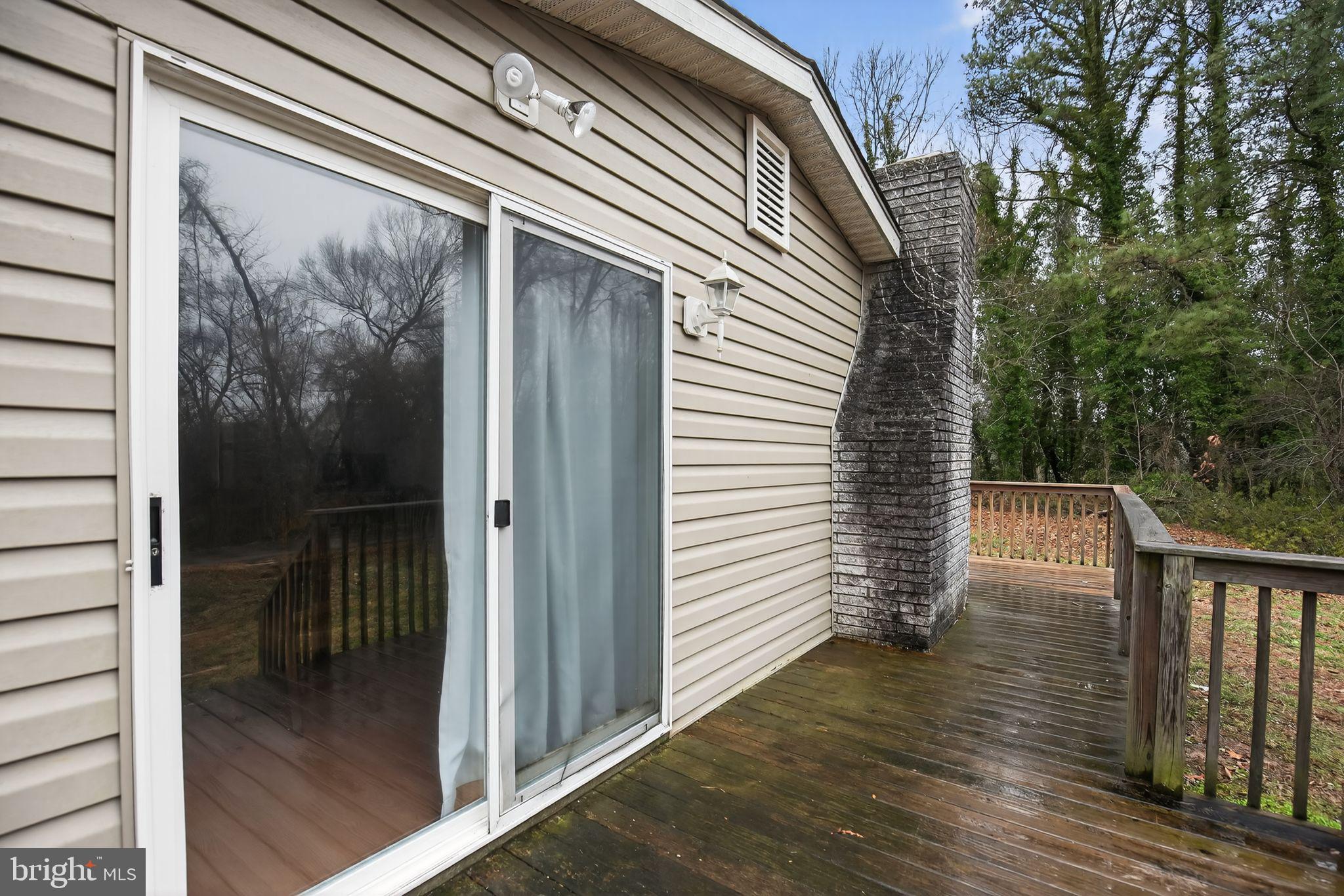 HOLLYWOOD SHORES - Residential