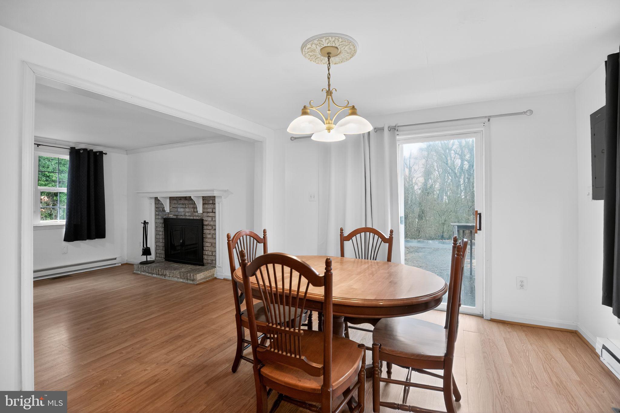 HOLLYWOOD SHORES - Residential