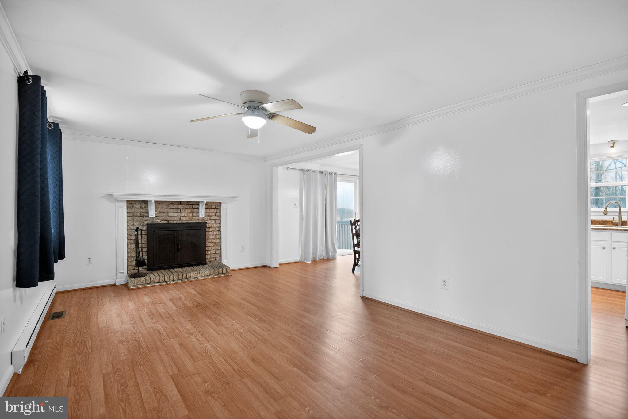 HOLLYWOOD SHORES - Residential