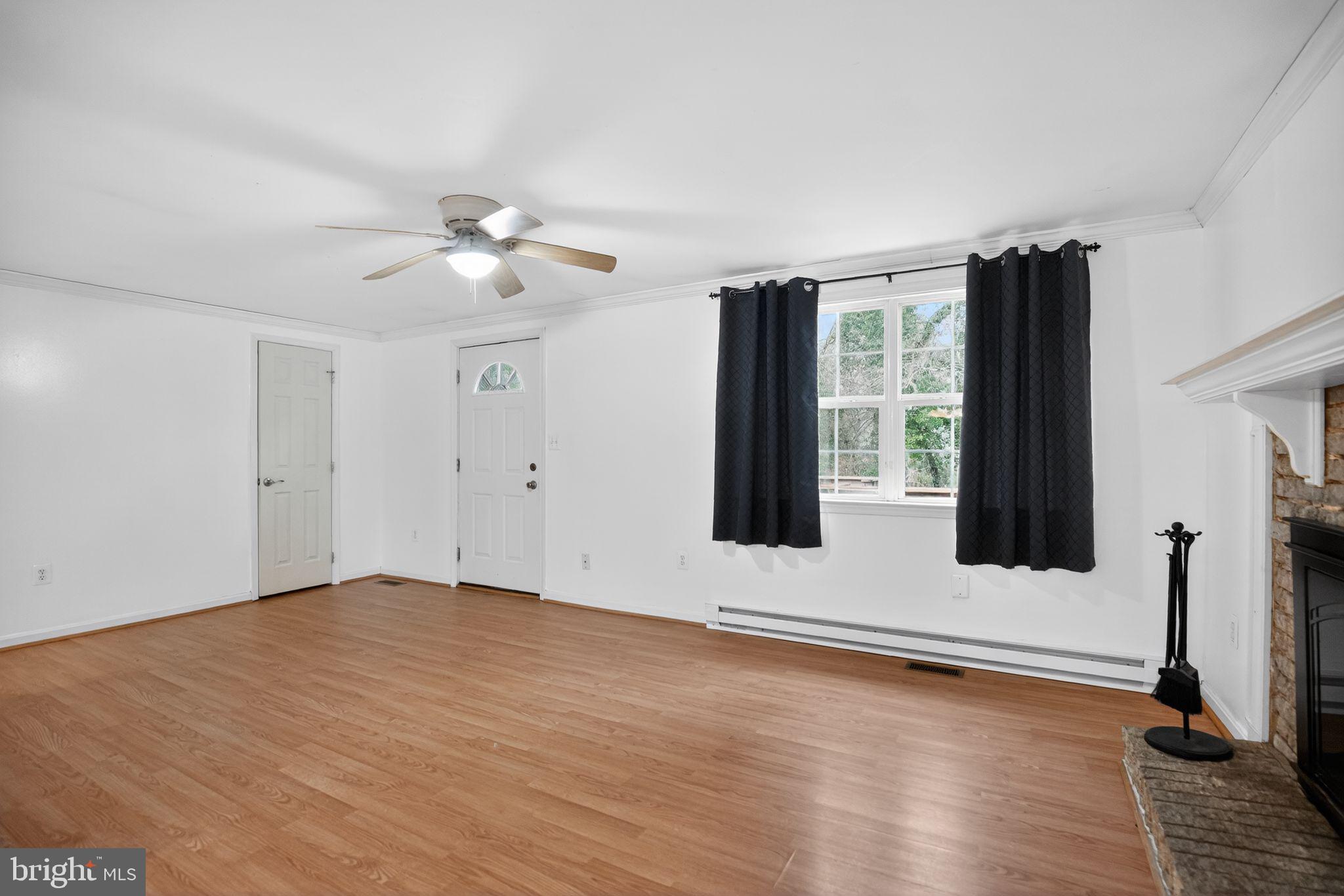 HOLLYWOOD SHORES - Residential