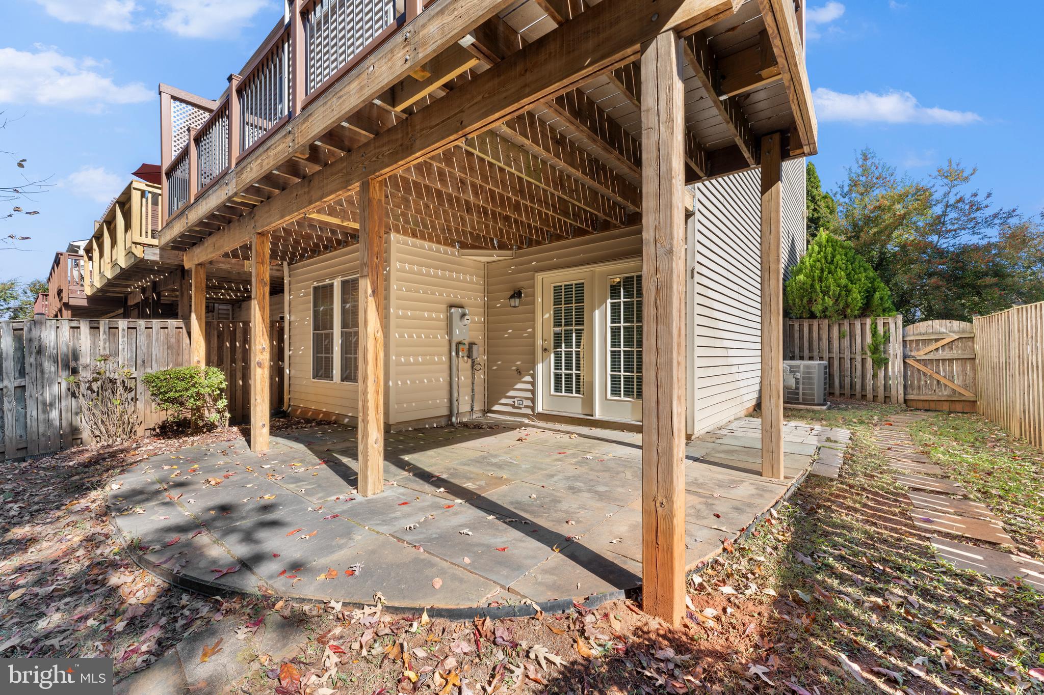 VIRGINIA OAKS - Residential