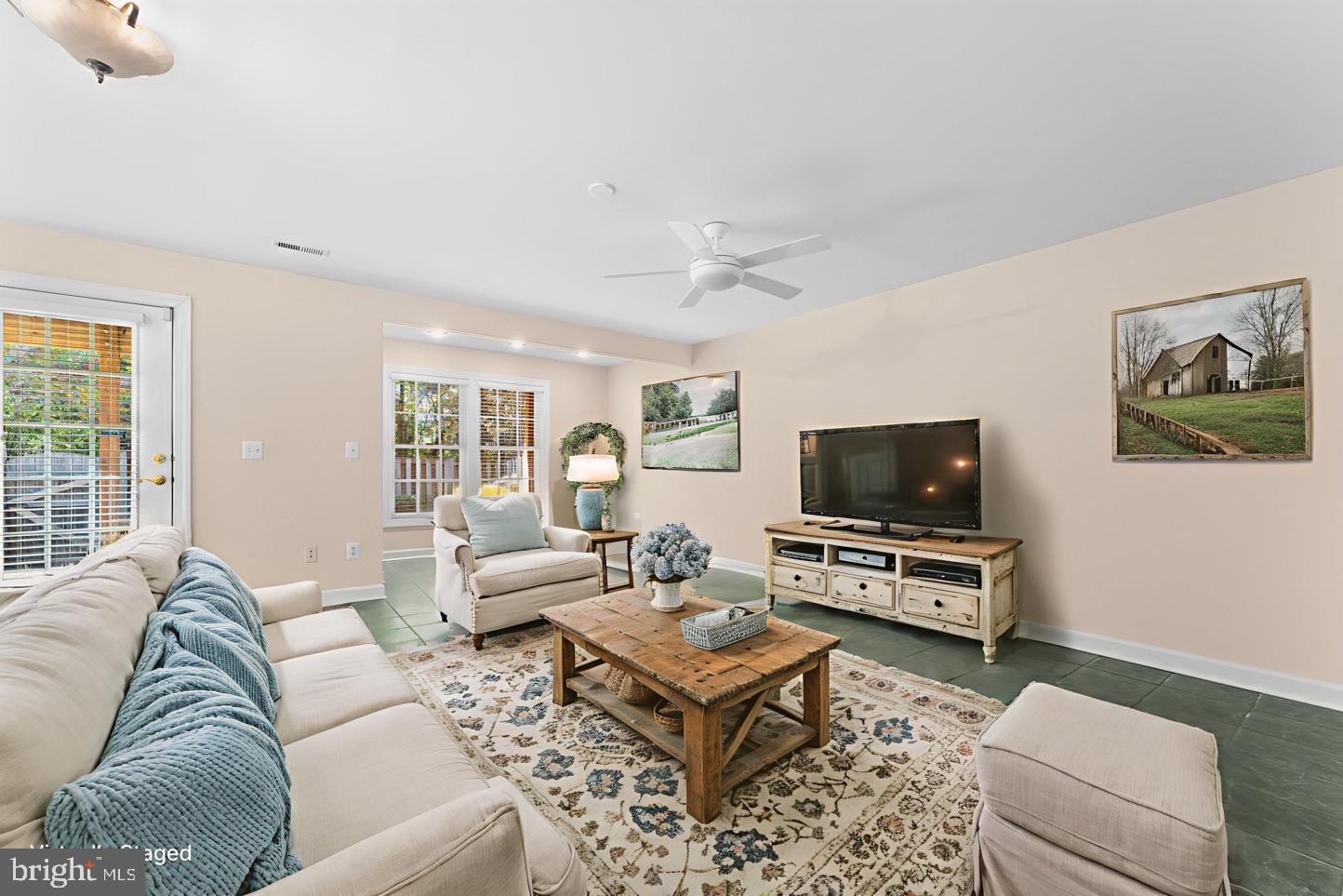 VIRGINIA OAKS - Residential