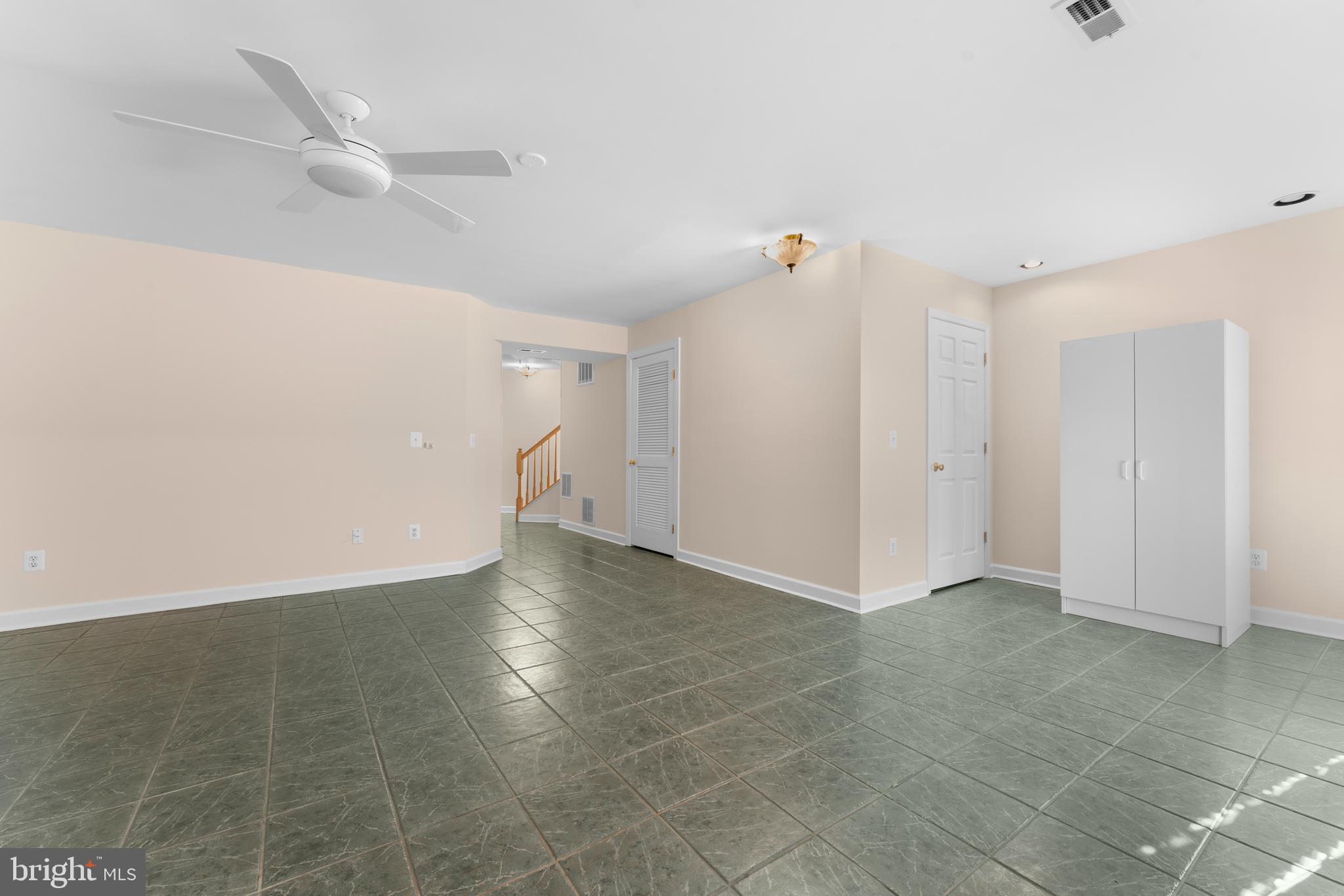 VIRGINIA OAKS - Residential