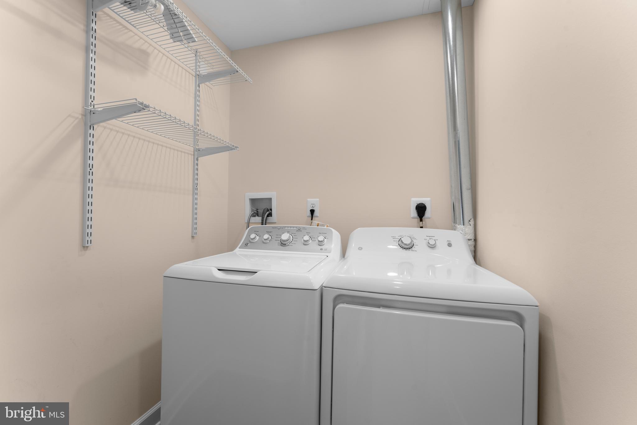 VIRGINIA OAKS - Residential