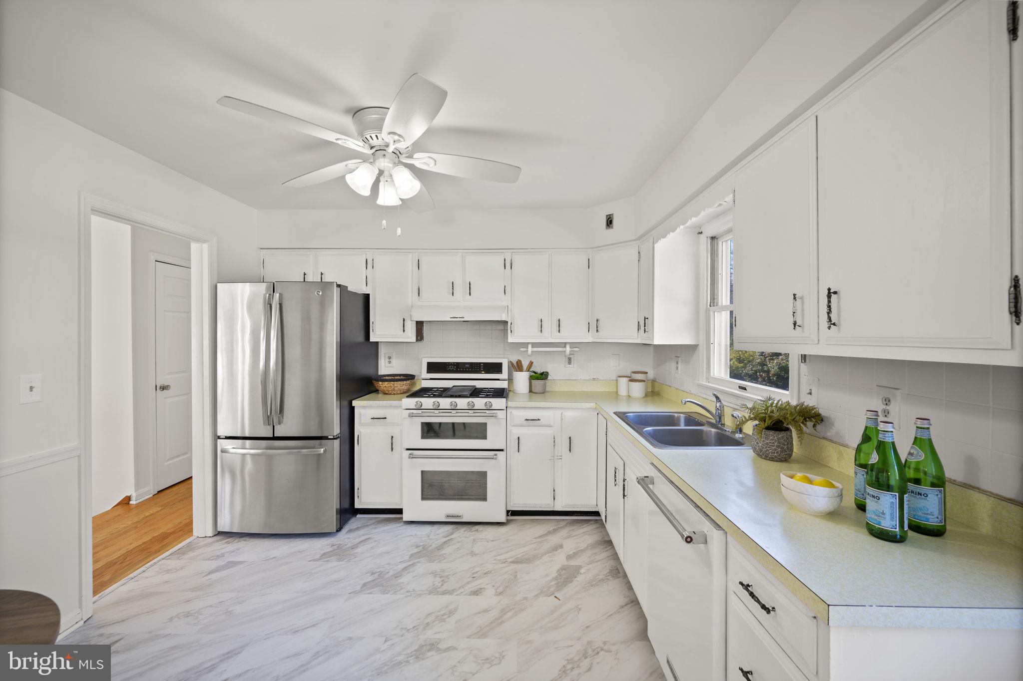 HARFORD HUNT MANOR - Residential