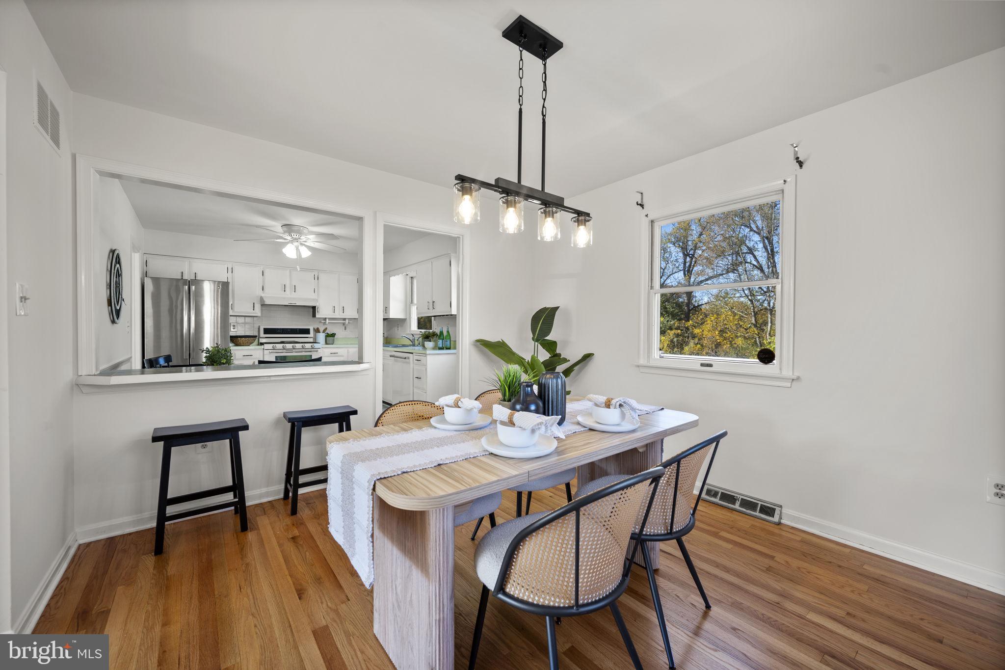 HARFORD HUNT MANOR - Residential