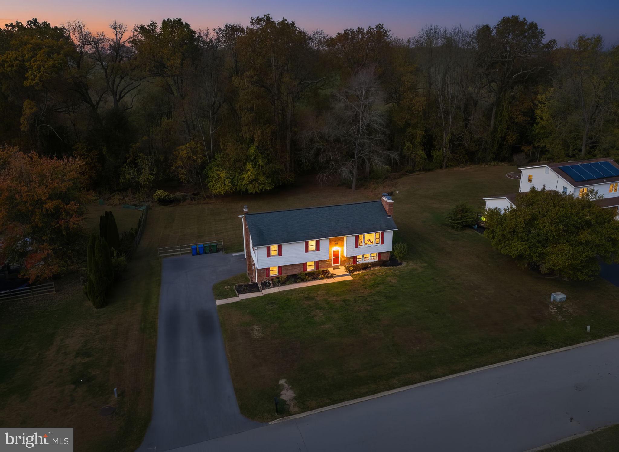 HARFORD HUNT MANOR - Residential