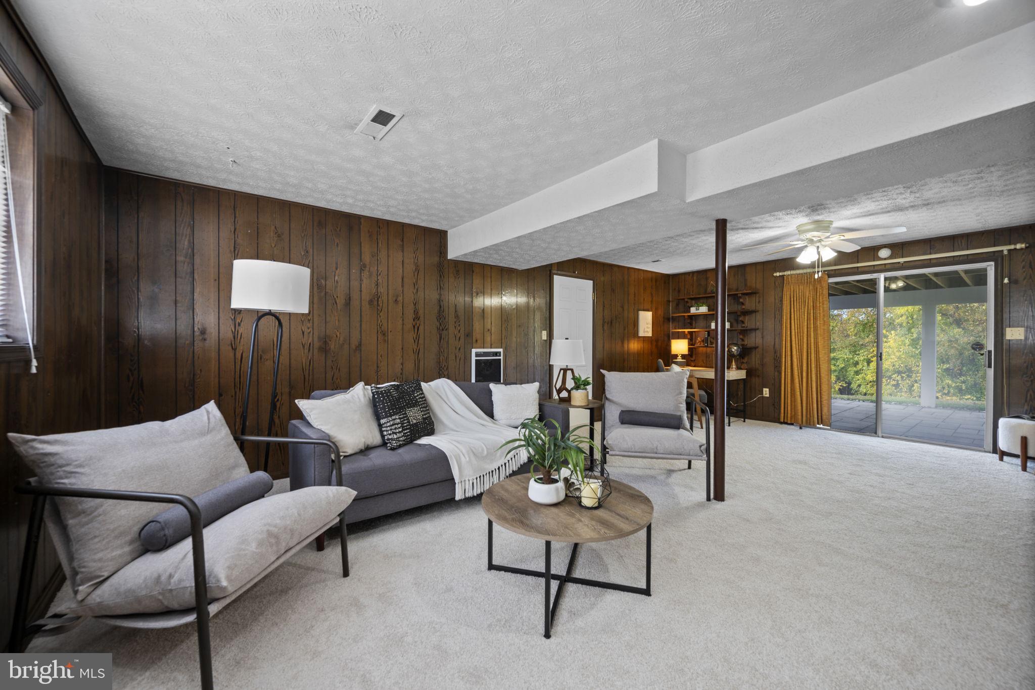 HARFORD HUNT MANOR - Residential