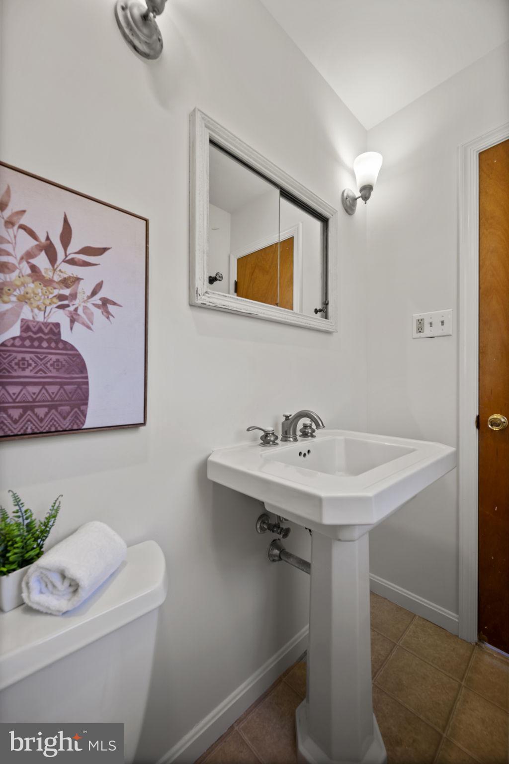 HARFORD HUNT MANOR - Residential