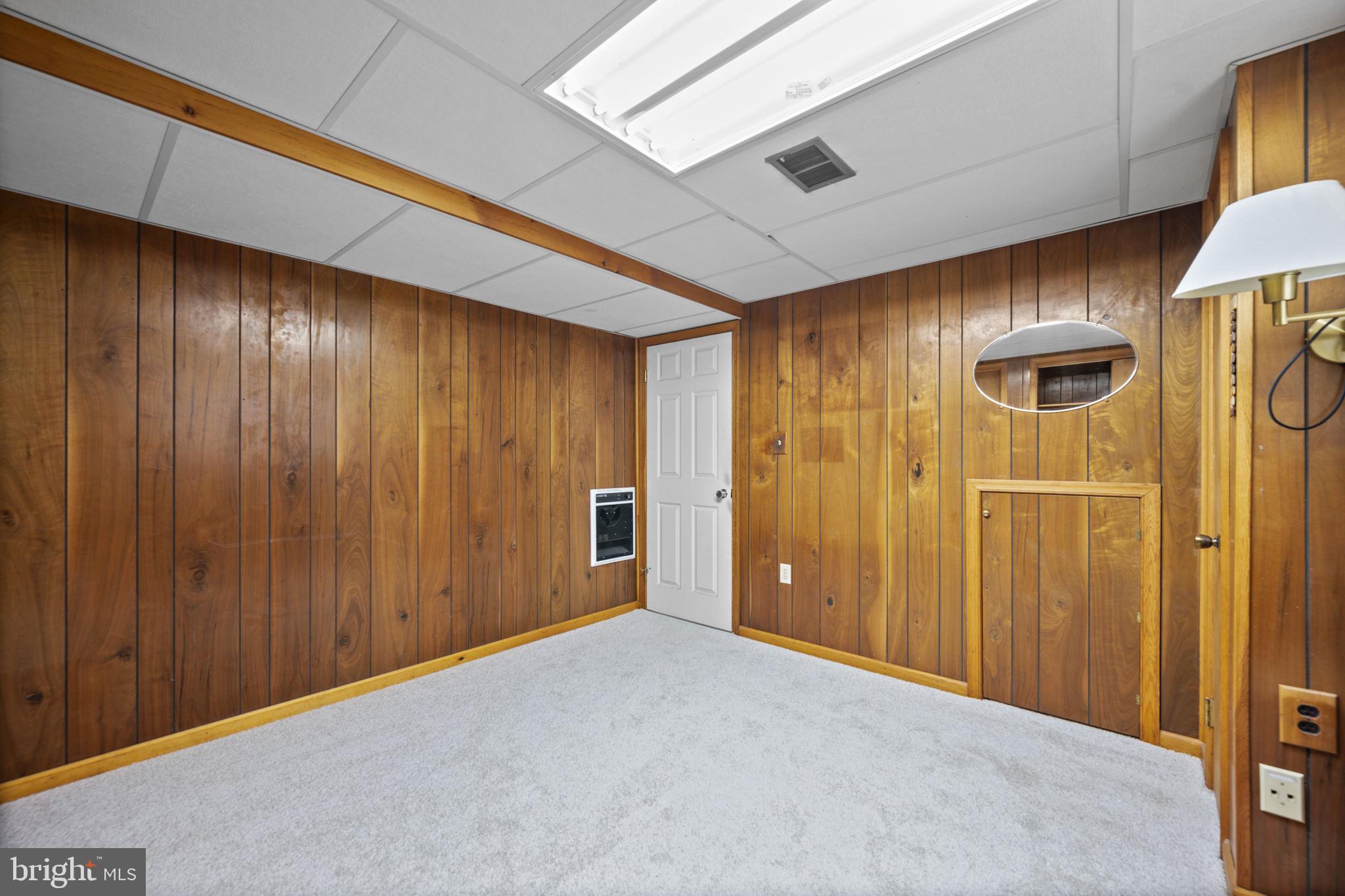 HARFORD HUNT MANOR - Residential