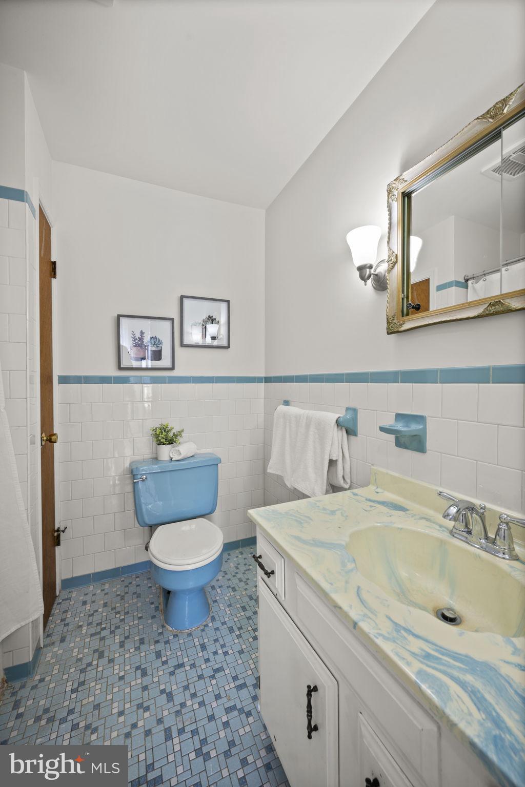 HARFORD HUNT MANOR - Residential