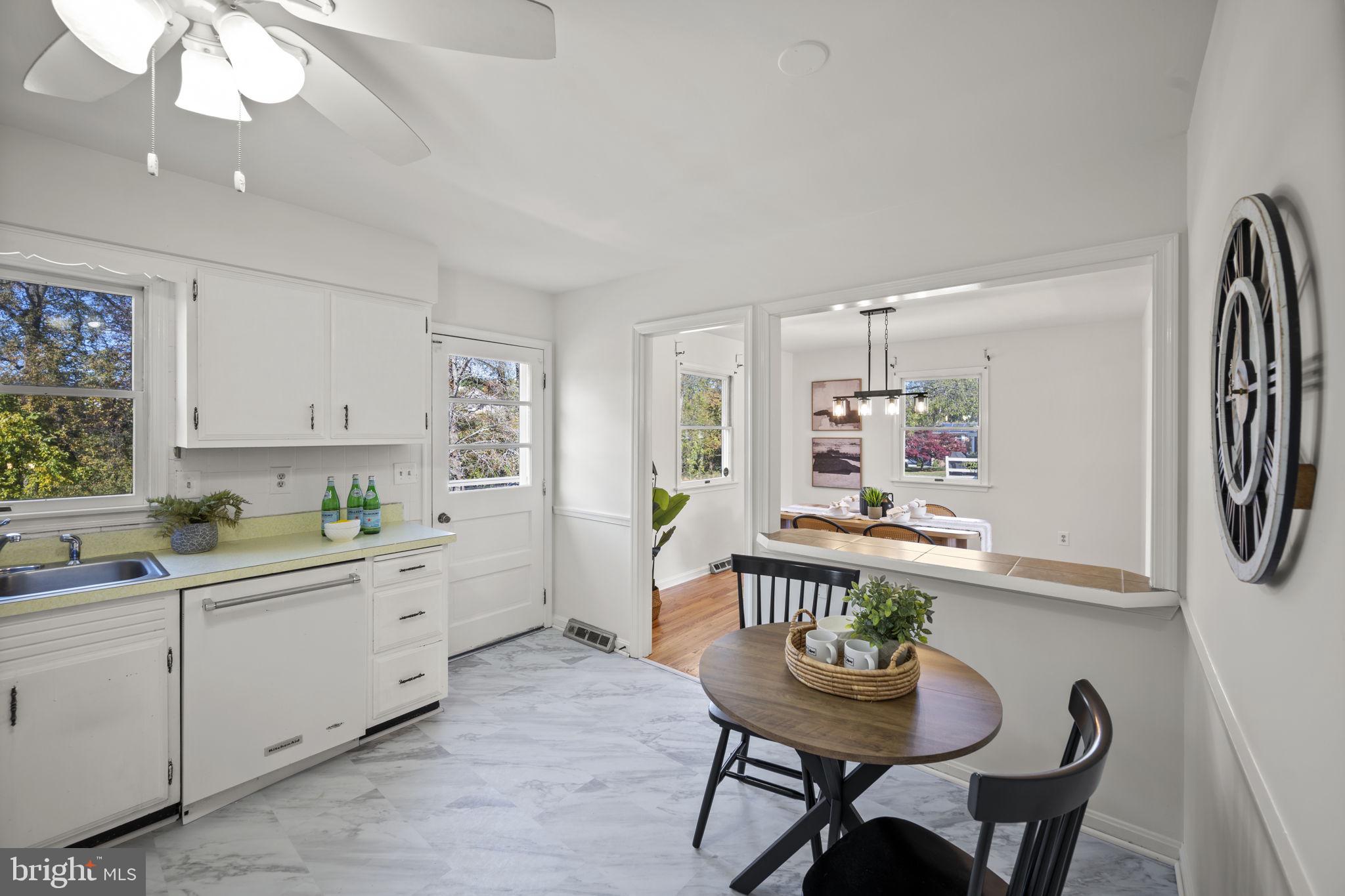 HARFORD HUNT MANOR - Residential