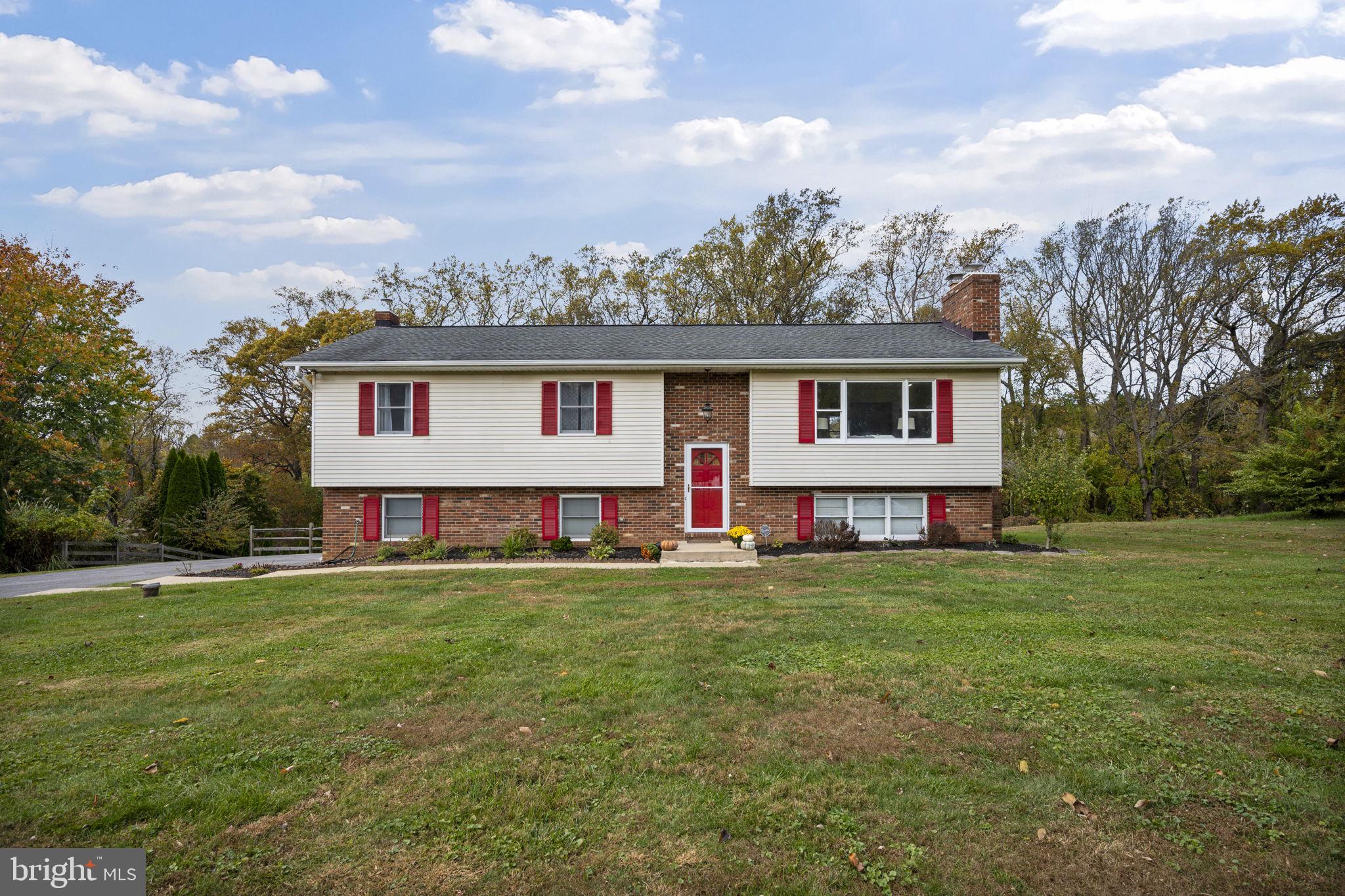 HARFORD HUNT MANOR - Residential