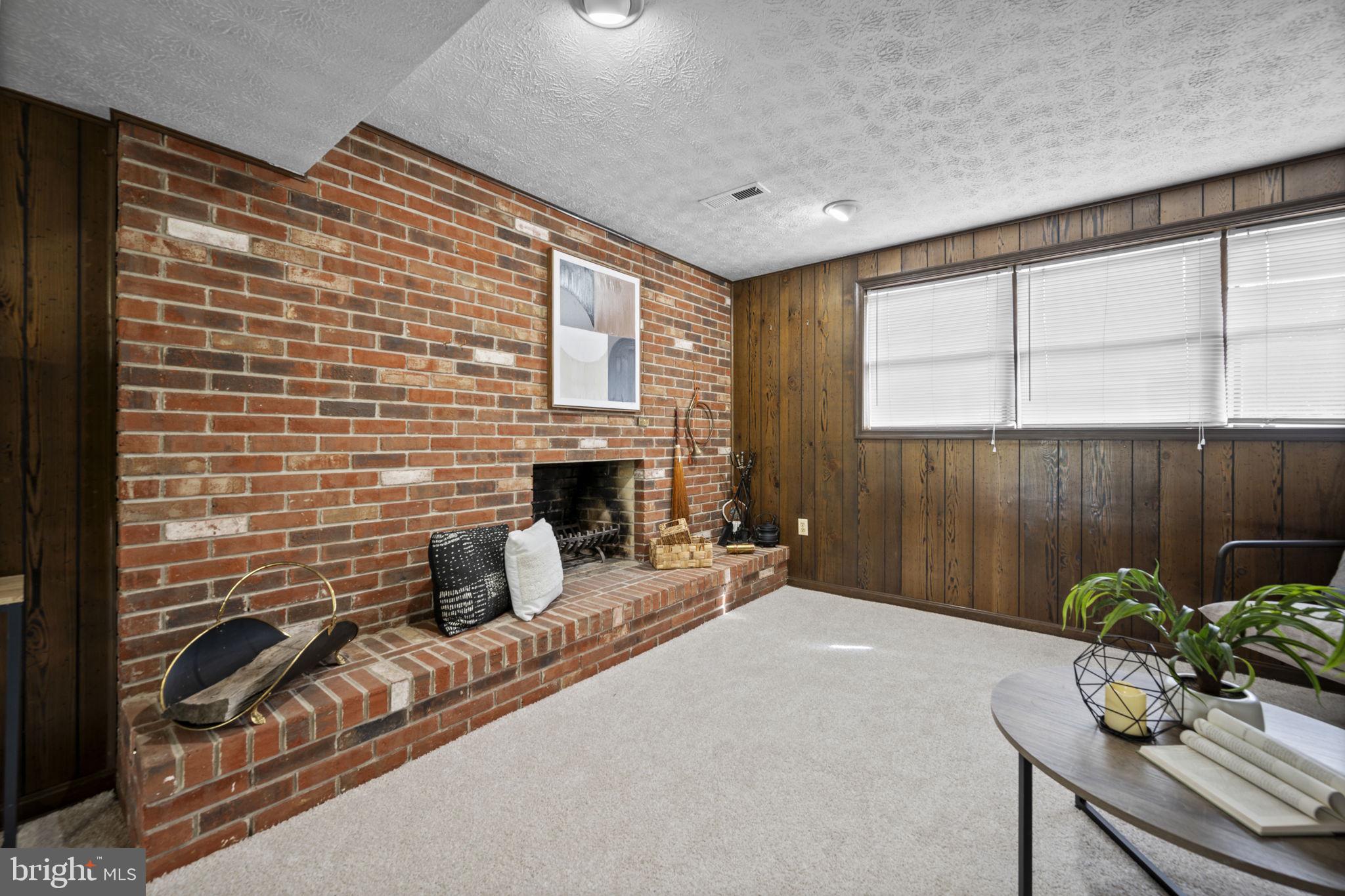 HARFORD HUNT MANOR - Residential