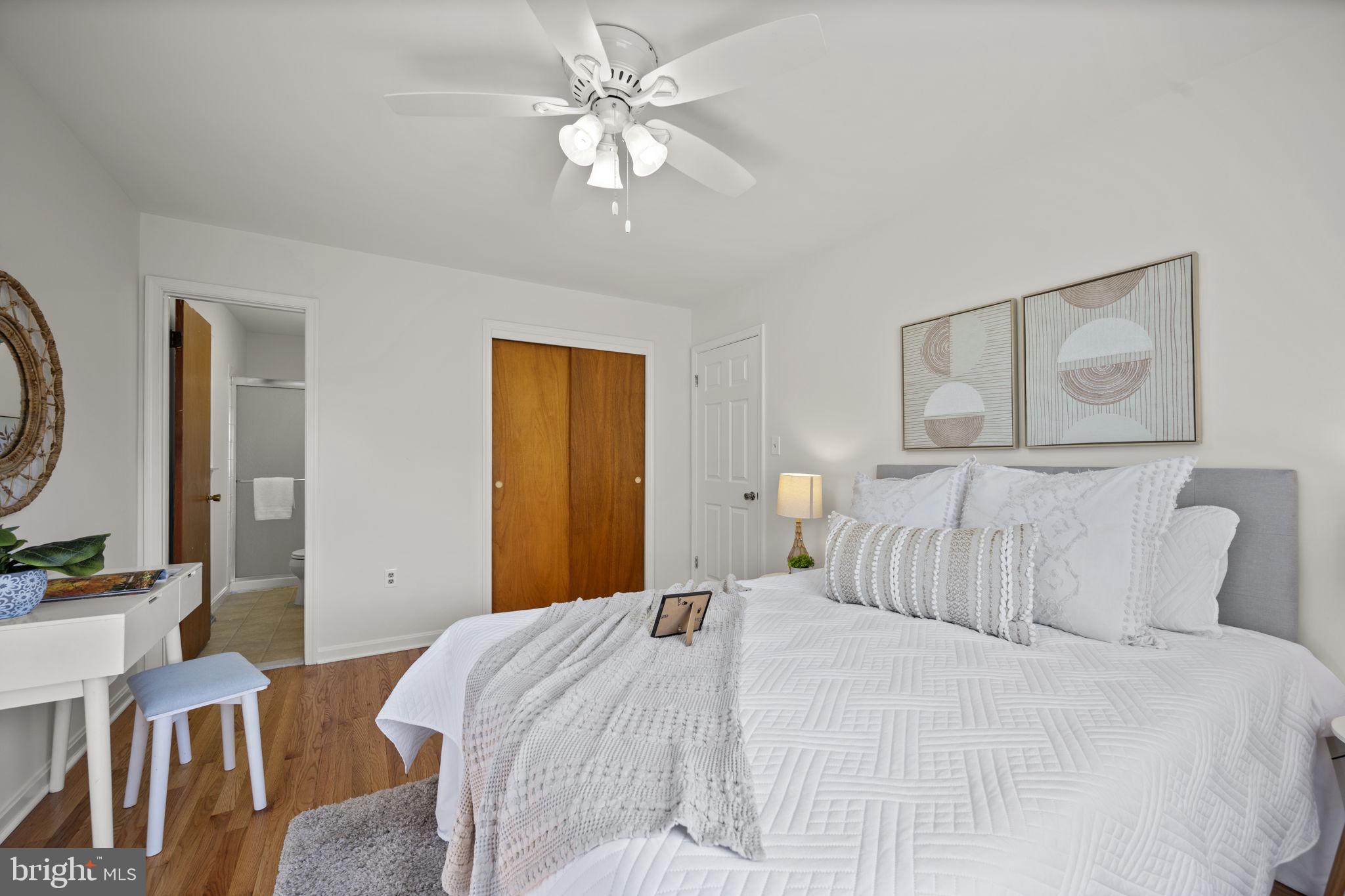 HARFORD HUNT MANOR - Residential