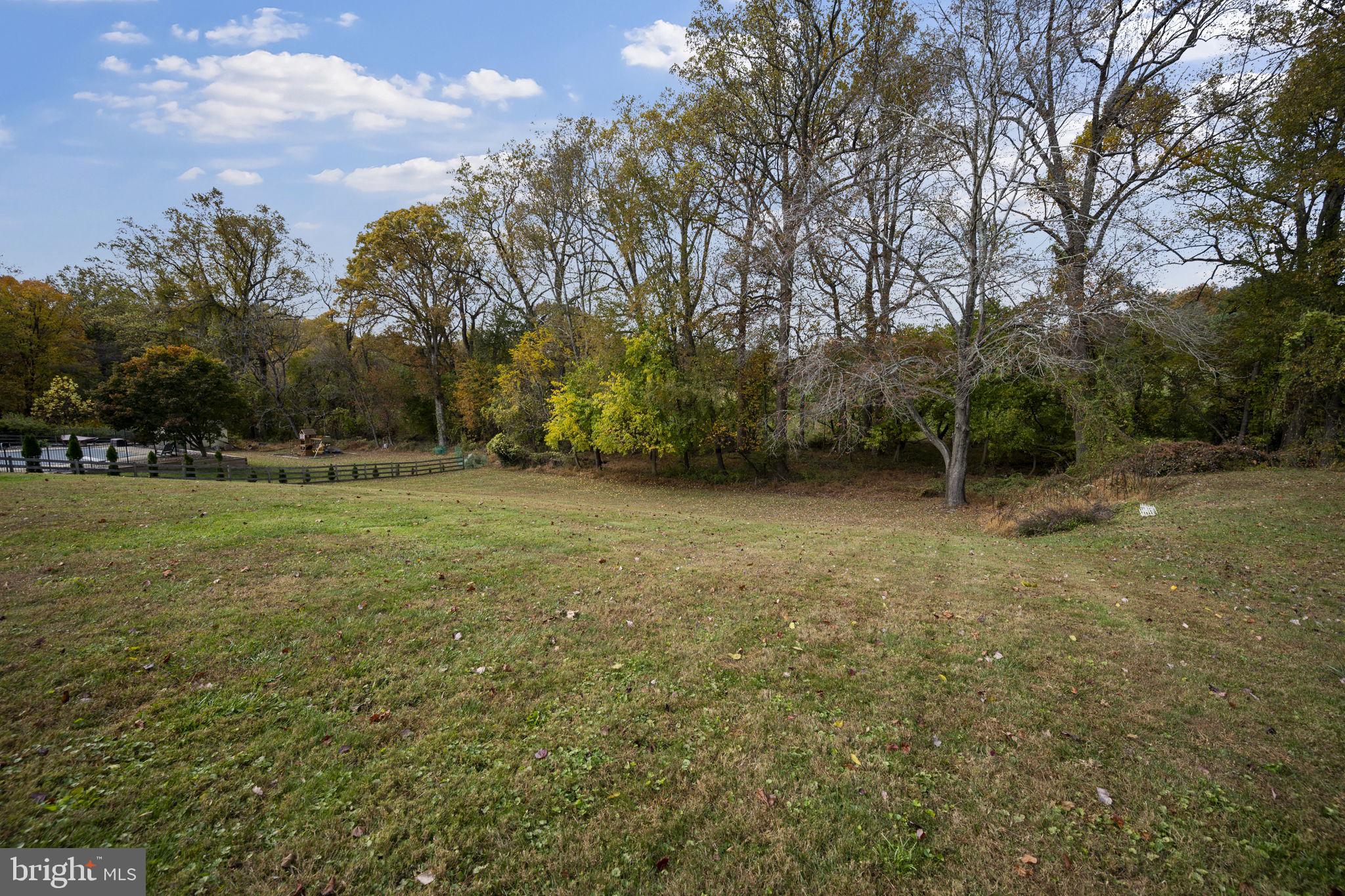 HARFORD HUNT MANOR - Residential