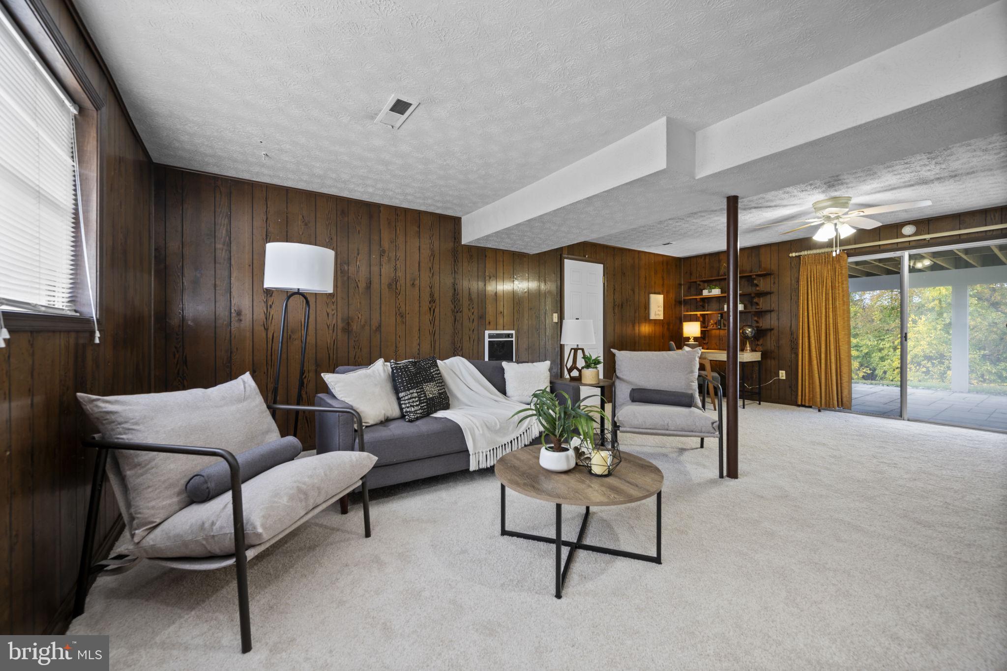 HARFORD HUNT MANOR - Residential