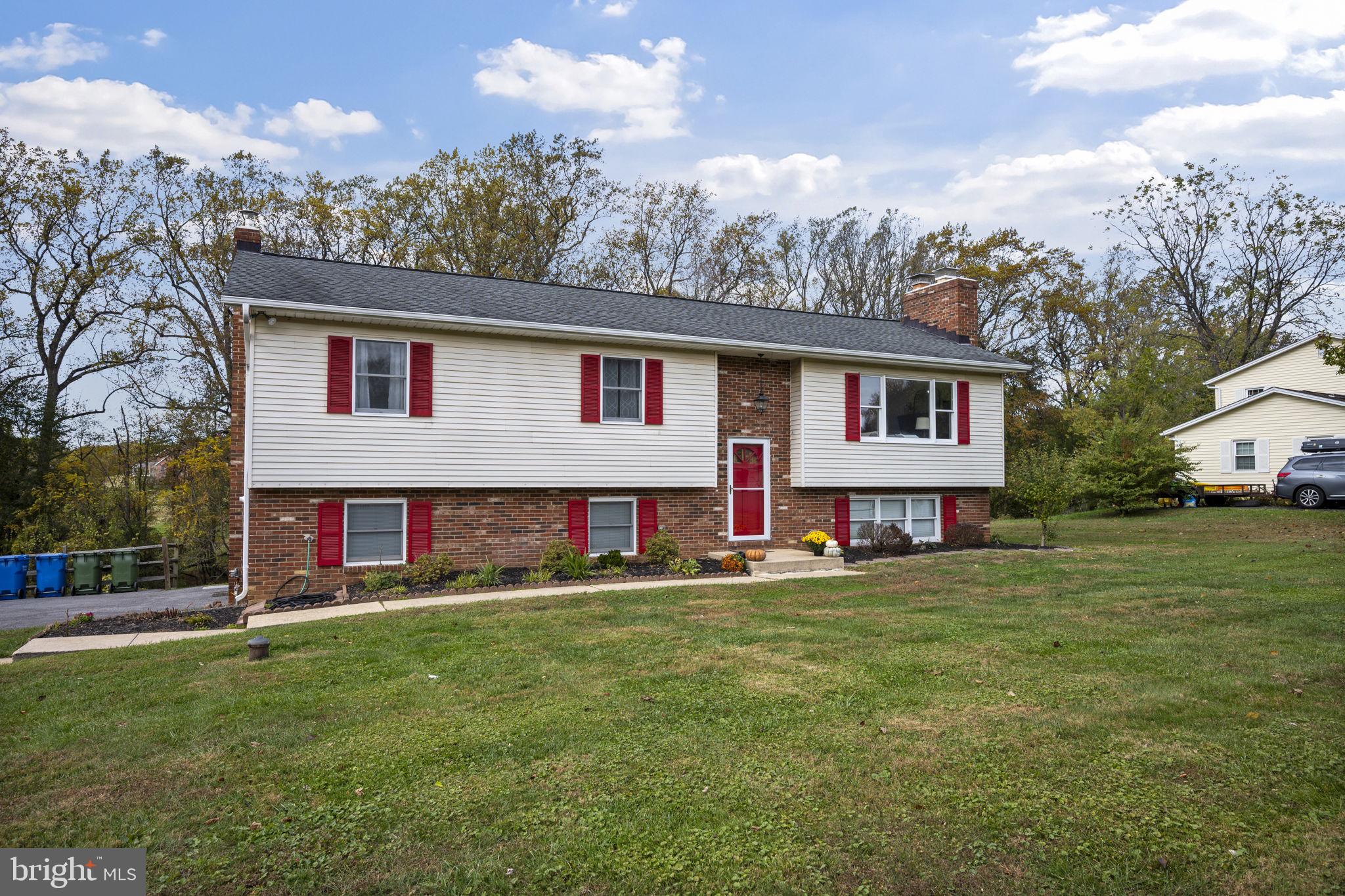 HARFORD HUNT MANOR - Residential