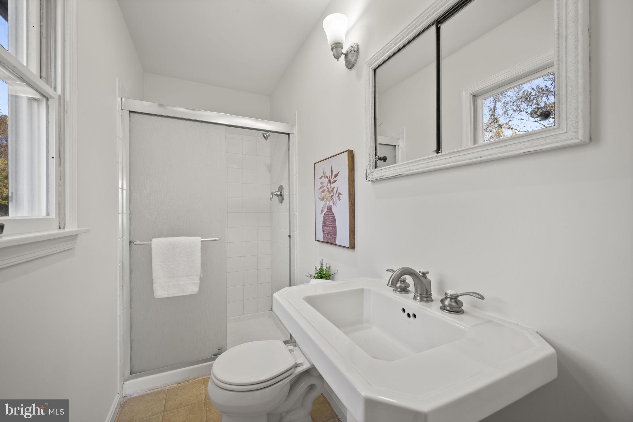 HARFORD HUNT MANOR - Residential