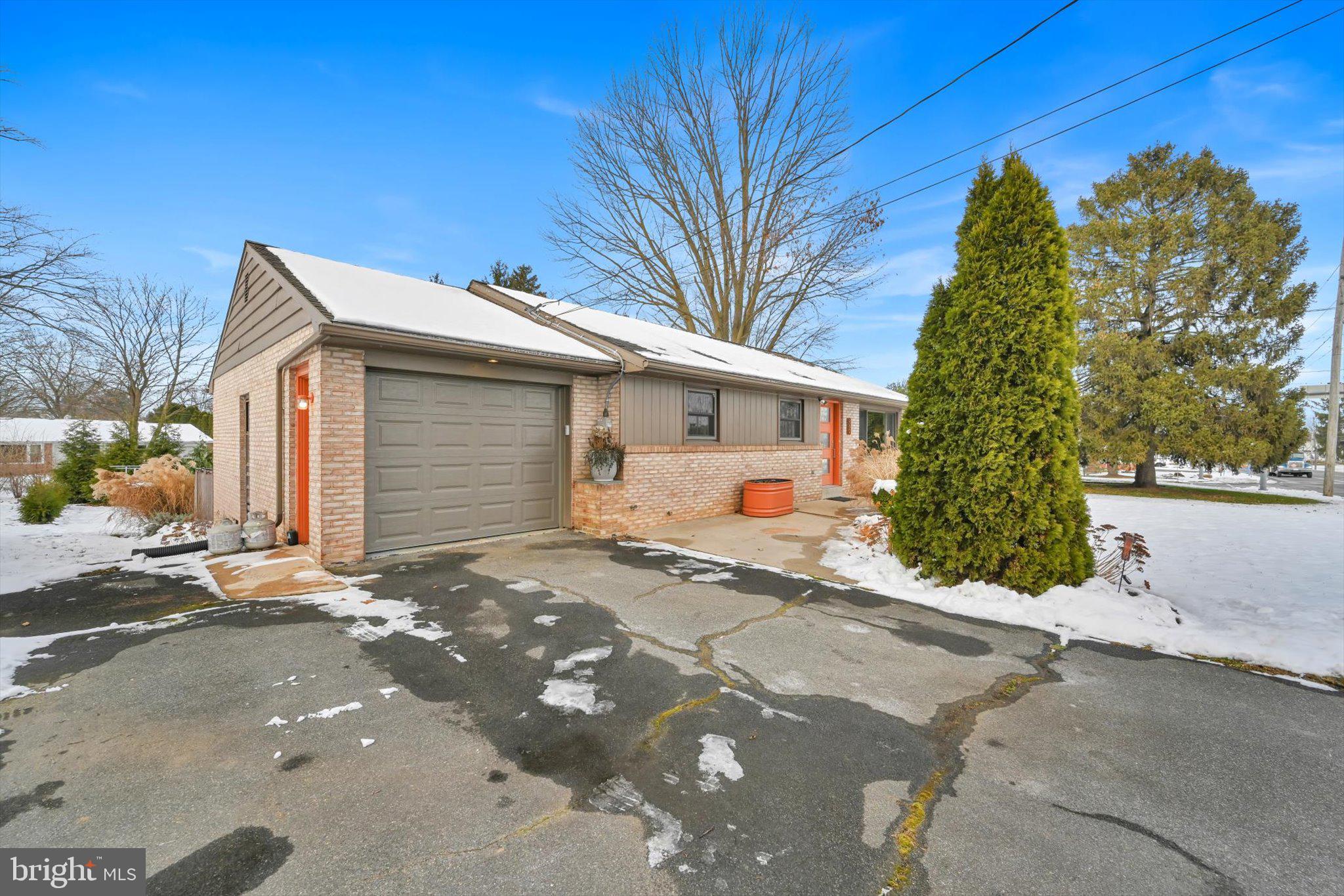 962 ANDERSON FERRY ROAD