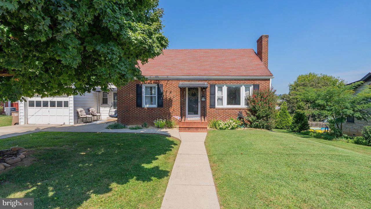 205 Shenandoah Avenue, Shenandoah, VA, 22849