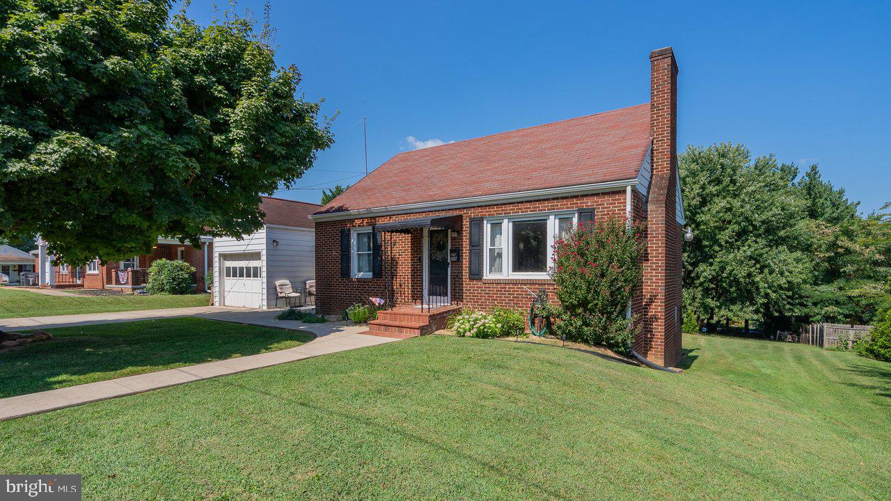 205 SHENANDOAH AVENUE