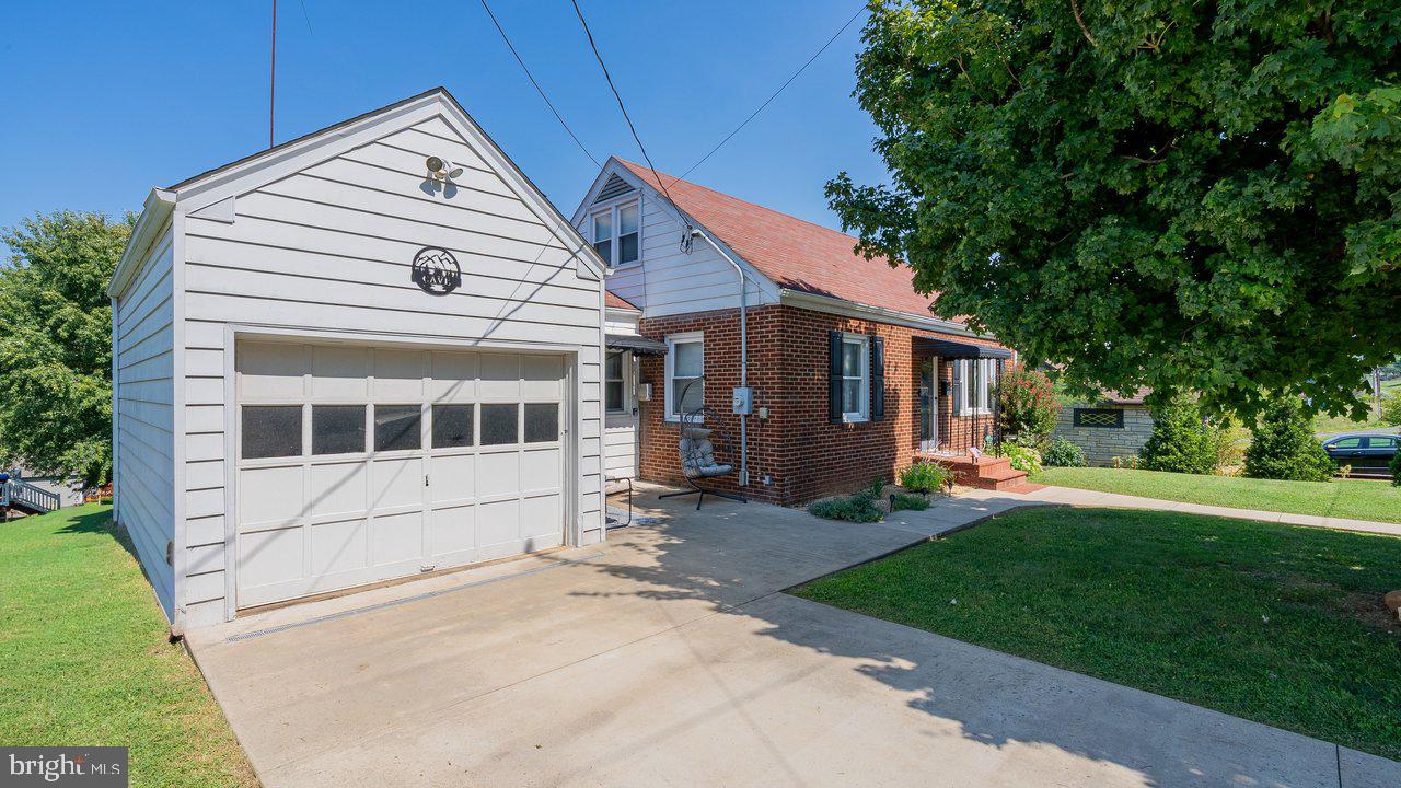 205 SHENANDOAH AVENUE