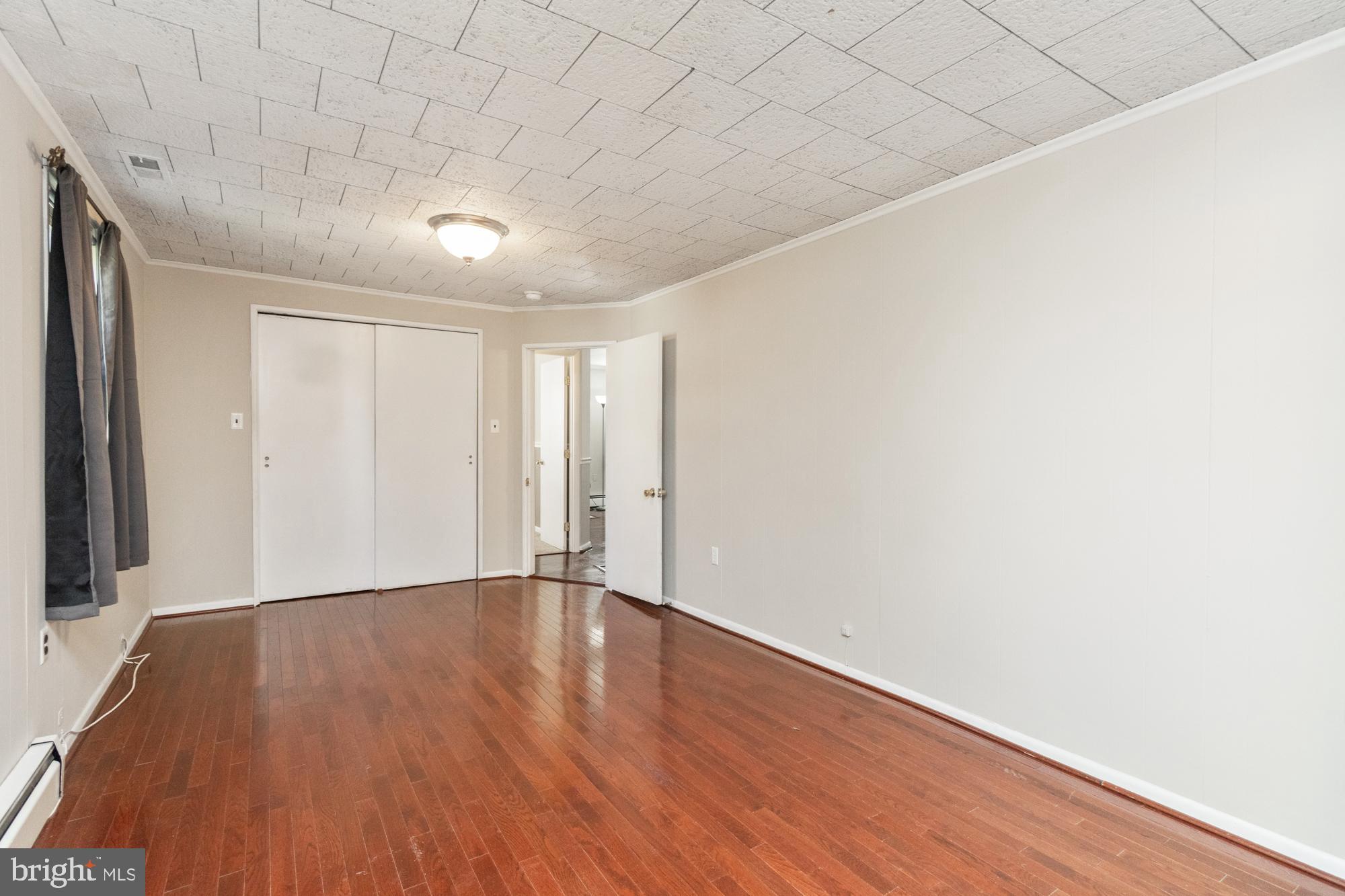 MARLYN TERRACE - Residential