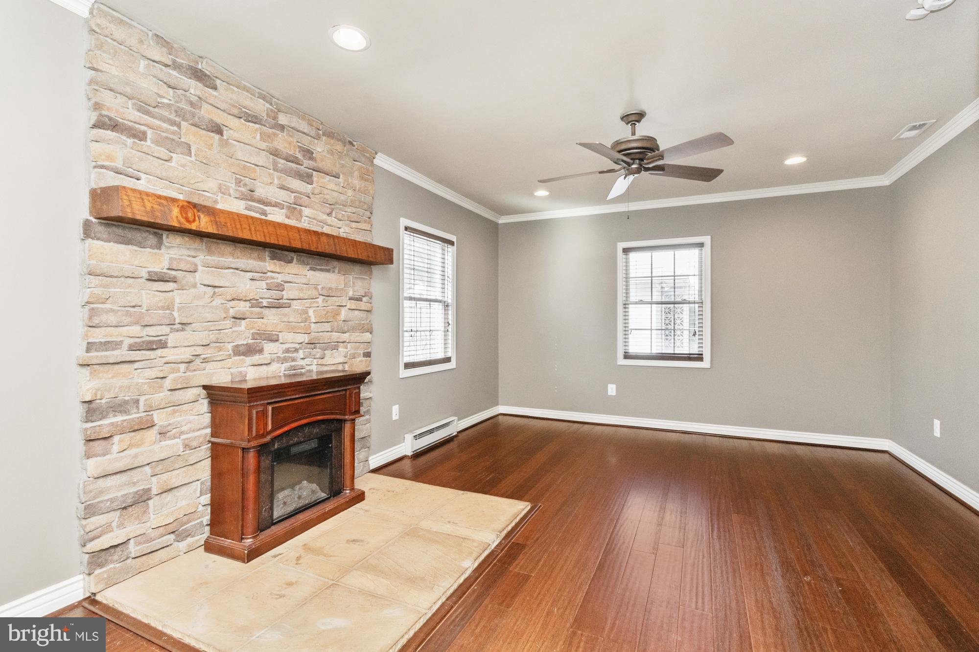 MARLYN TERRACE - Residential