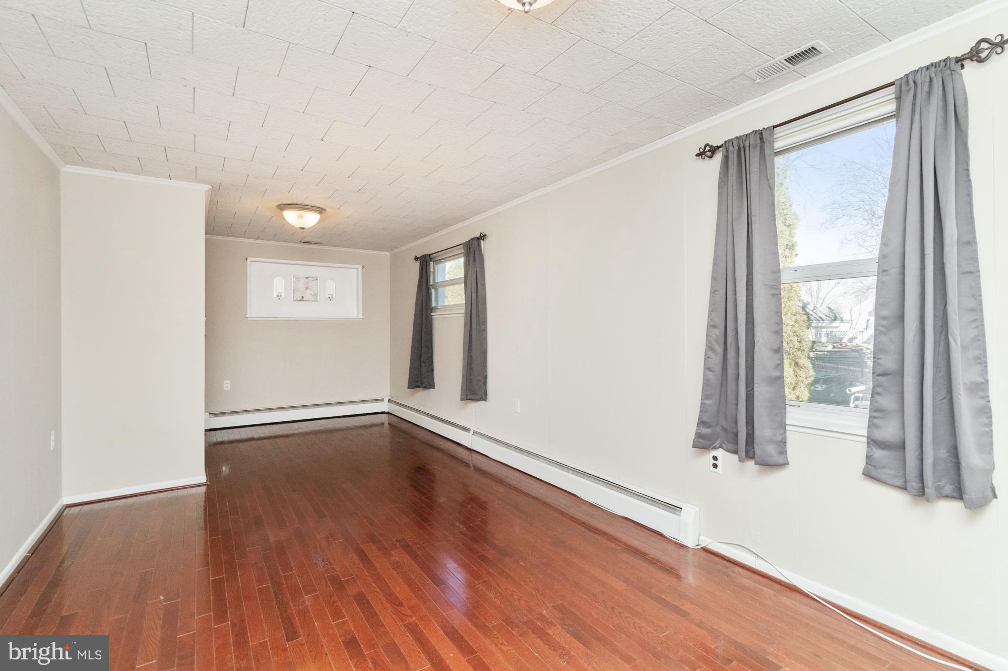 MARLYN TERRACE - Residential
