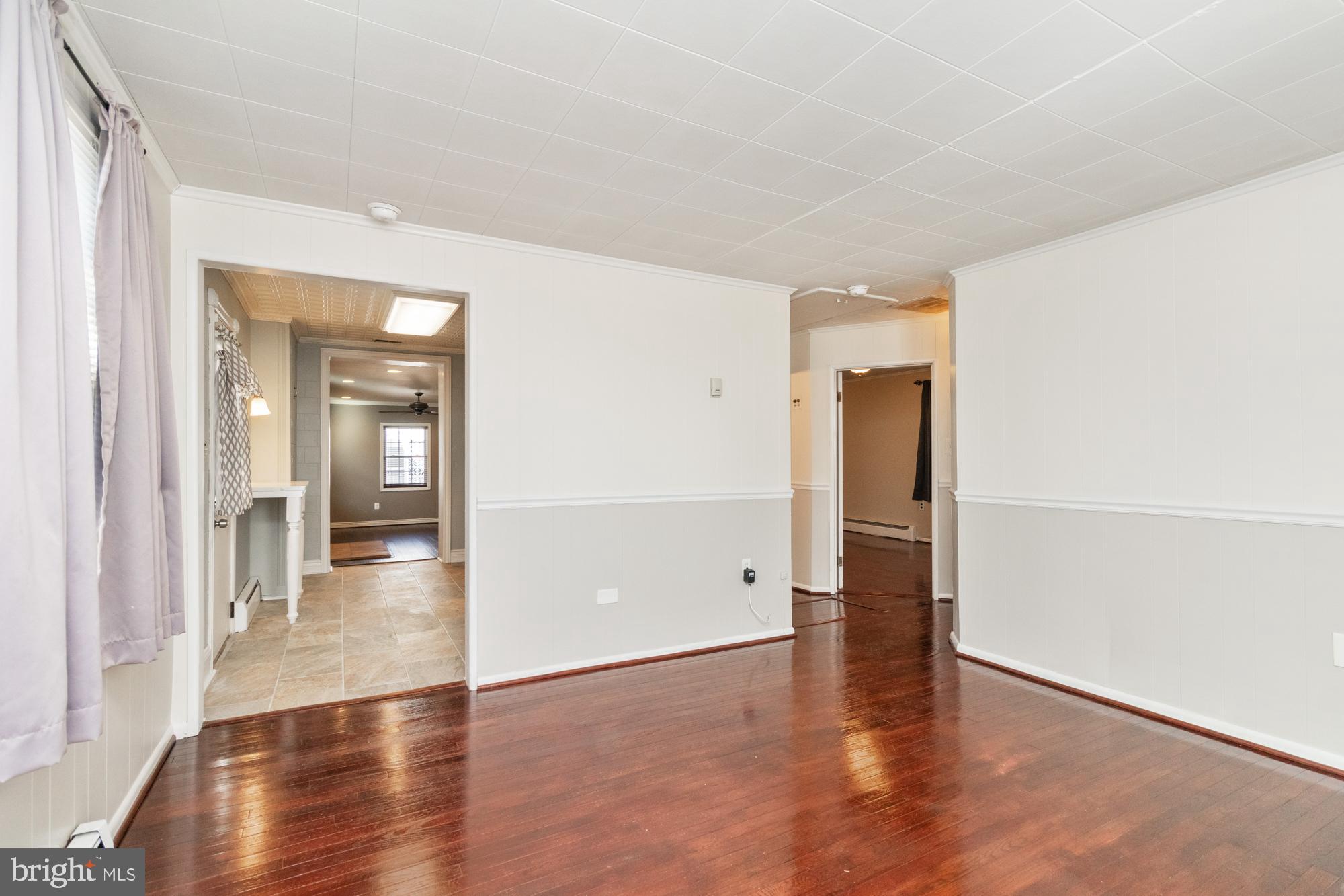 MARLYN TERRACE - Residential